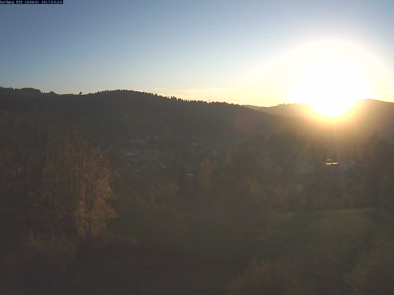Webcam-Bild: Aussicht vom Dorfberg in Langnau 20171018-180601