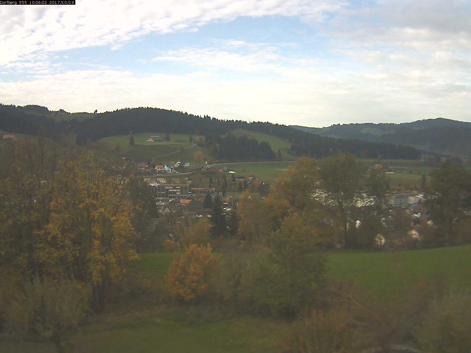 Webcam-Bild: Aussicht vom Dorfberg in Langnau 20171019-100601