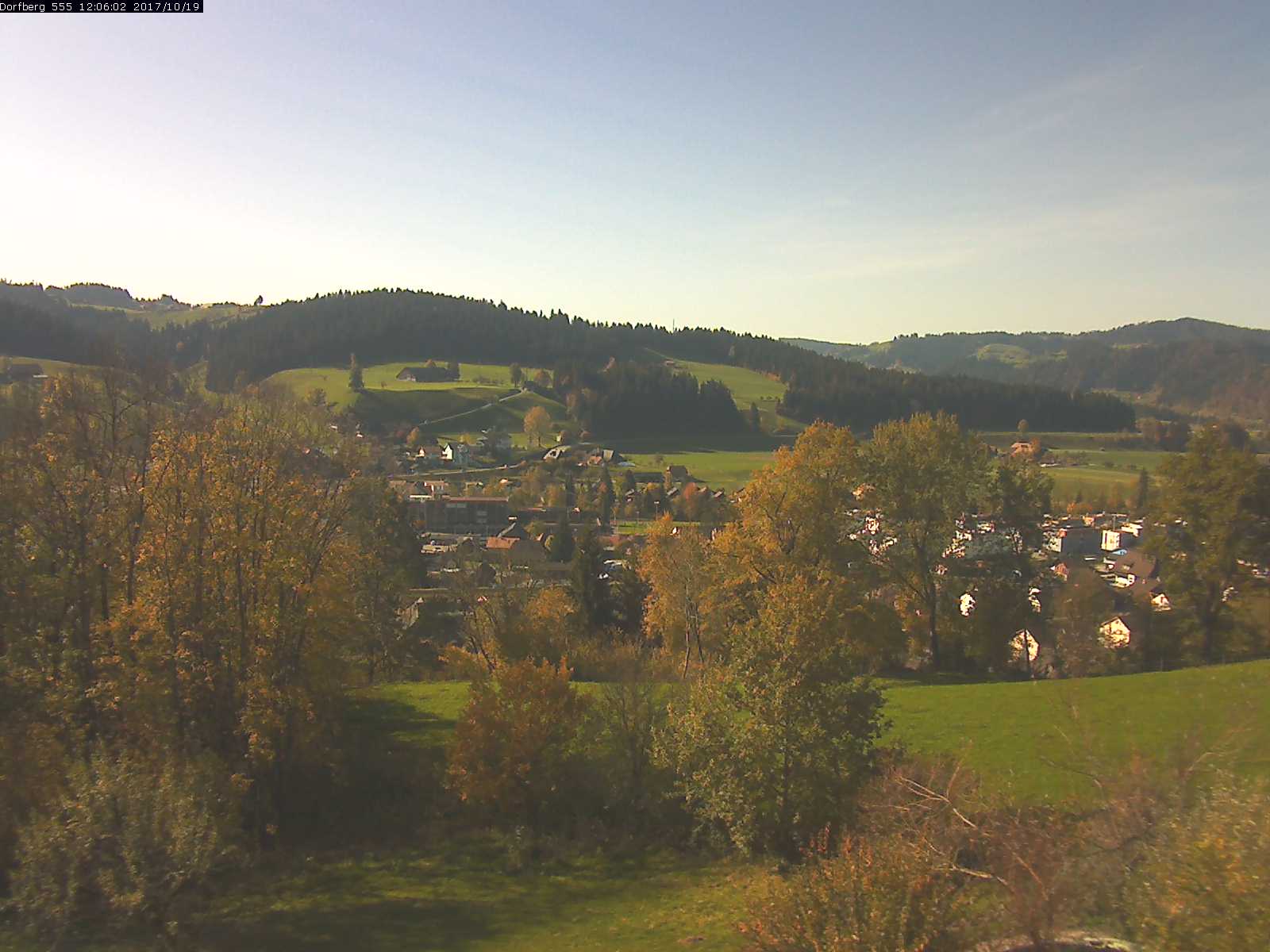 Webcam-Bild: Aussicht vom Dorfberg in Langnau 20171019-120601
