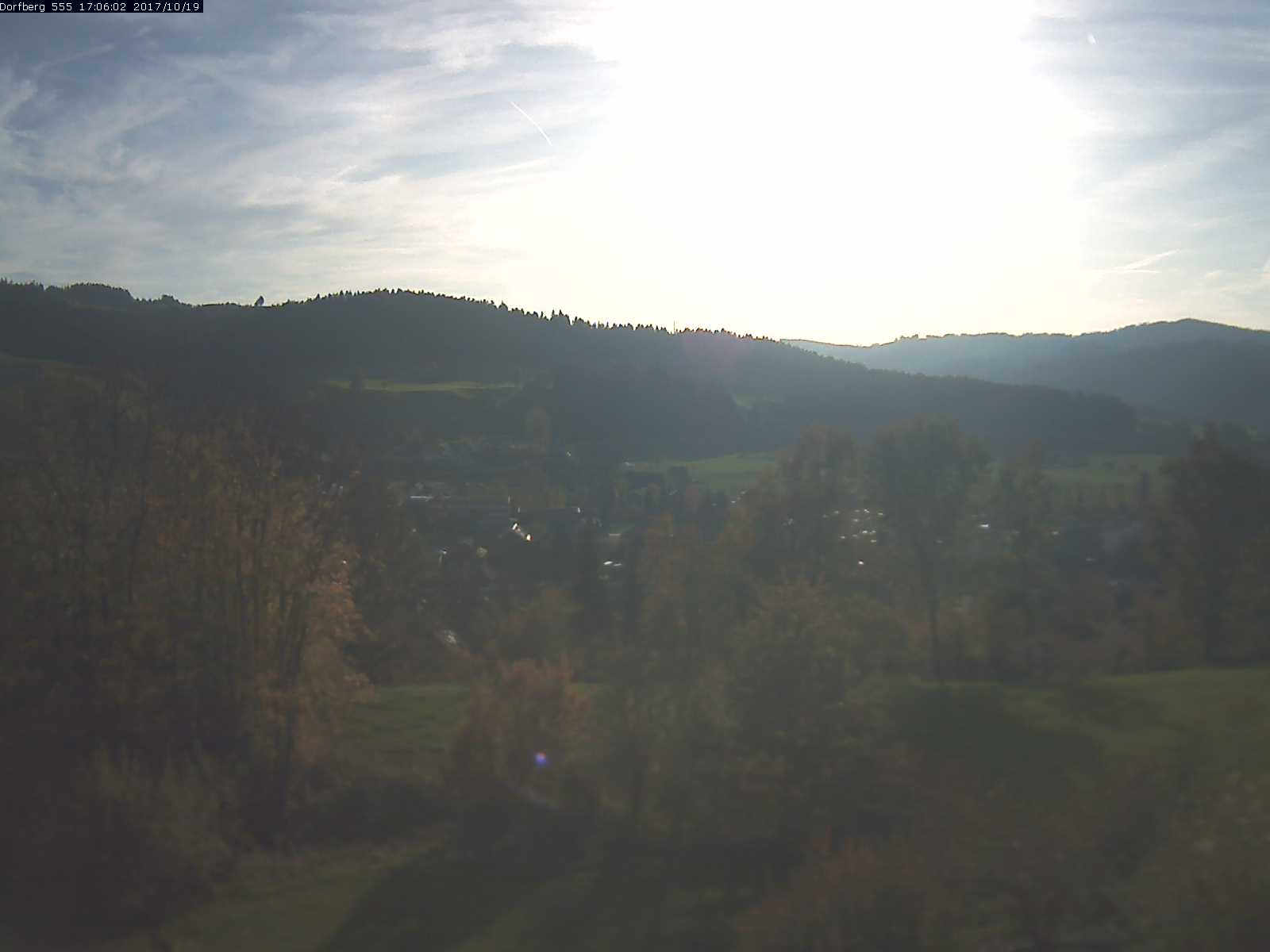 Webcam-Bild: Aussicht vom Dorfberg in Langnau 20171019-170601