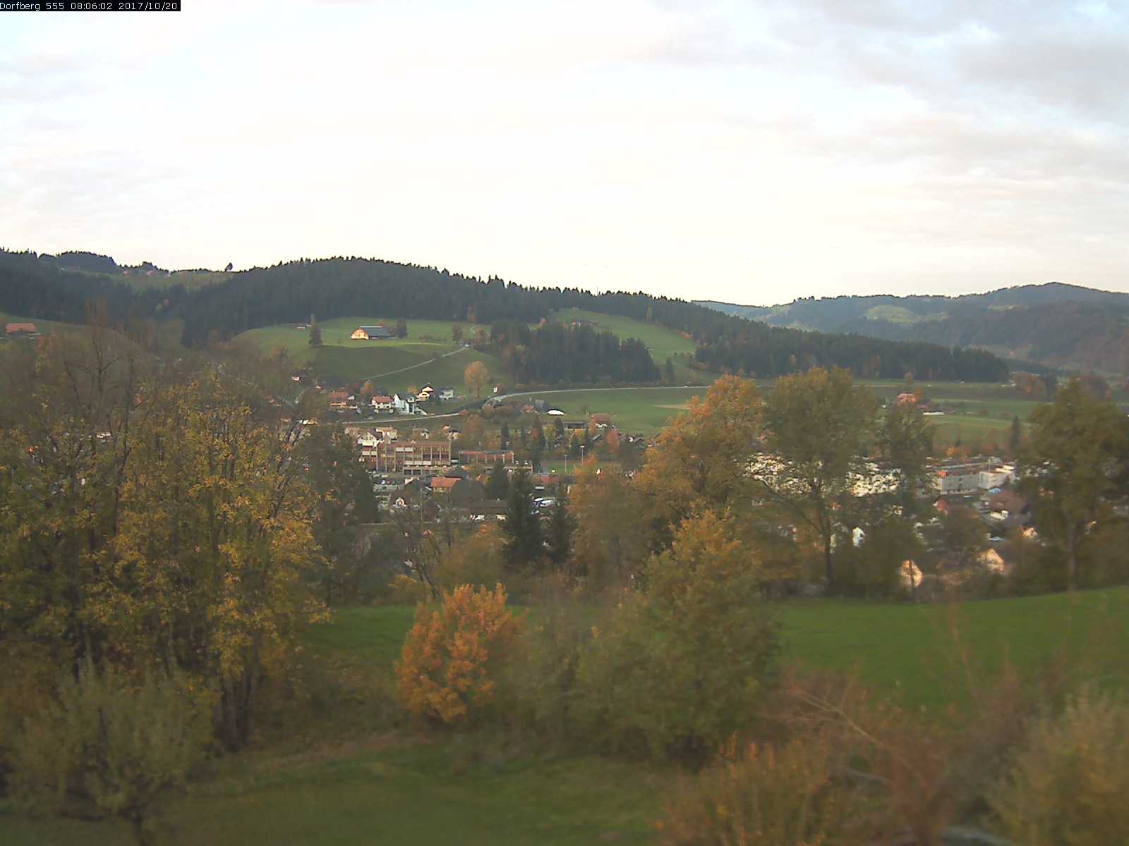 Webcam-Bild: Aussicht vom Dorfberg in Langnau 20171020-080601