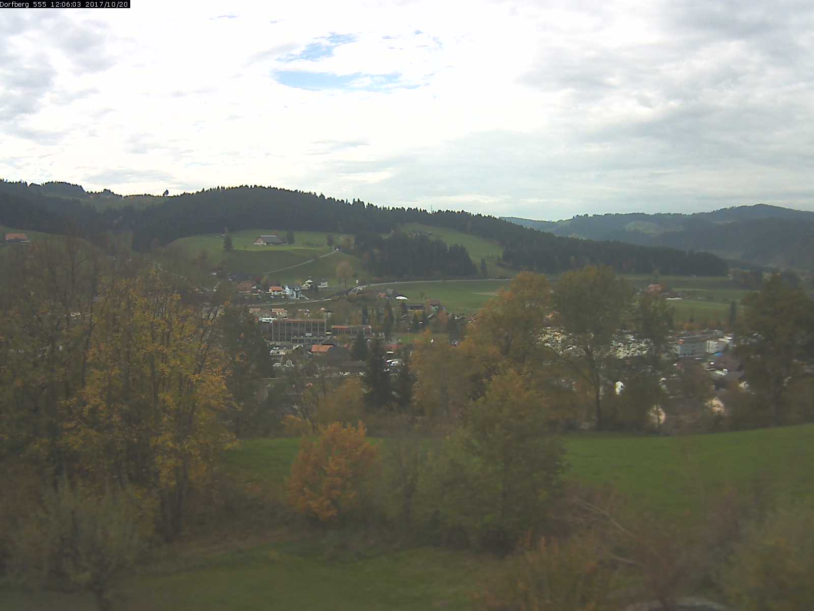 Webcam-Bild: Aussicht vom Dorfberg in Langnau 20171020-120601