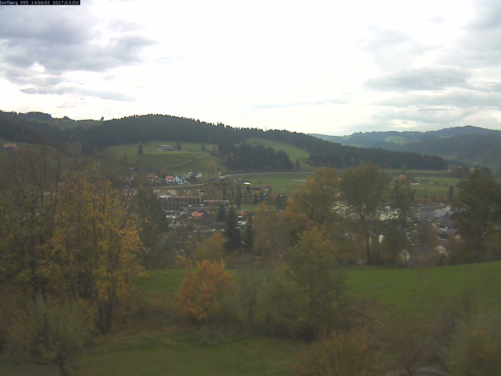 Webcam-Bild: Aussicht vom Dorfberg in Langnau 20171020-140601