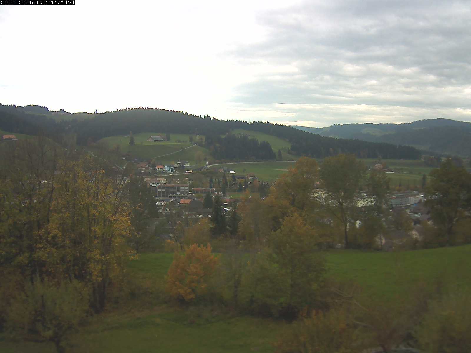 Webcam-Bild: Aussicht vom Dorfberg in Langnau 20171020-160601