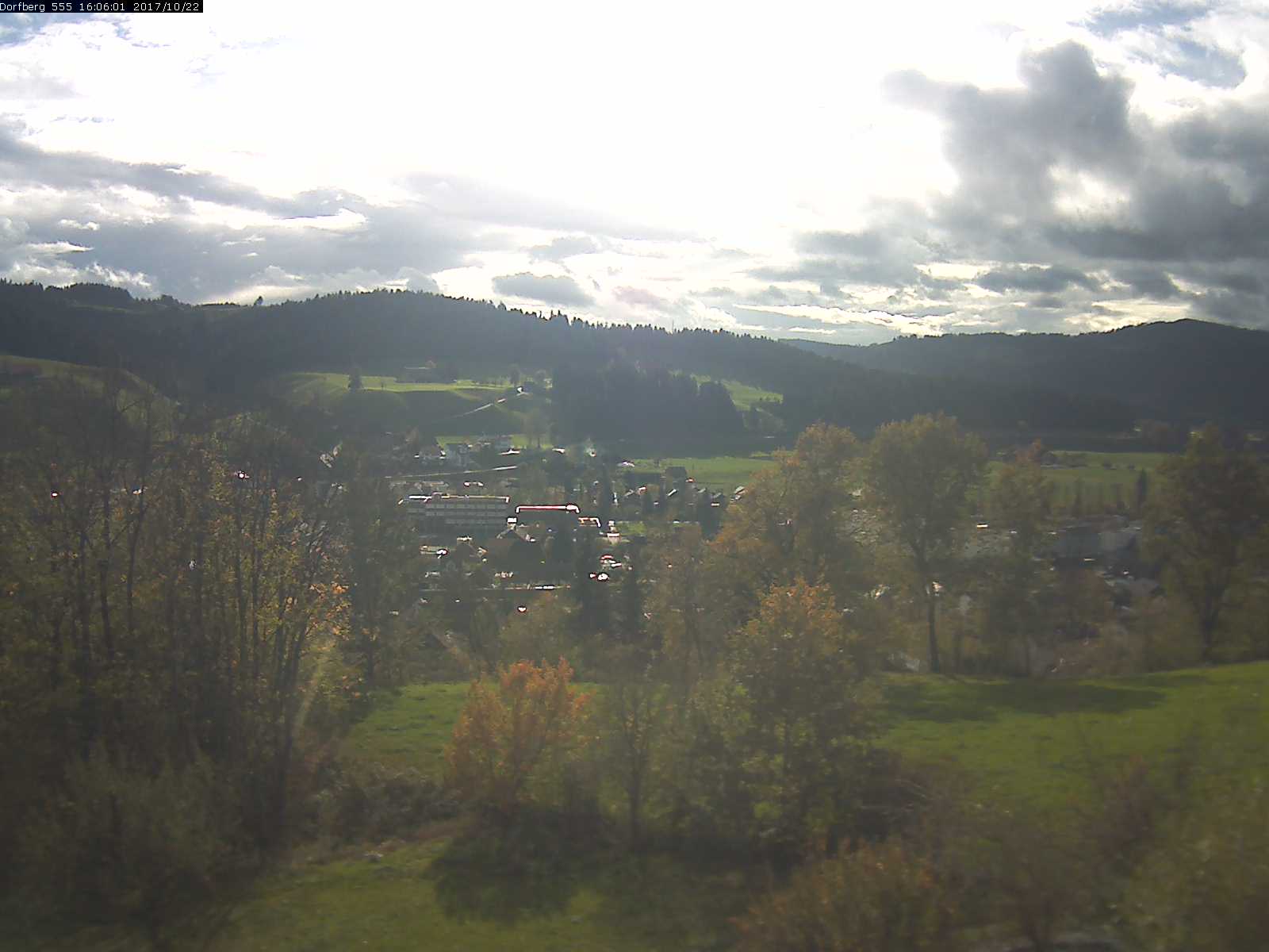 Webcam-Bild: Aussicht vom Dorfberg in Langnau 20171022-160601