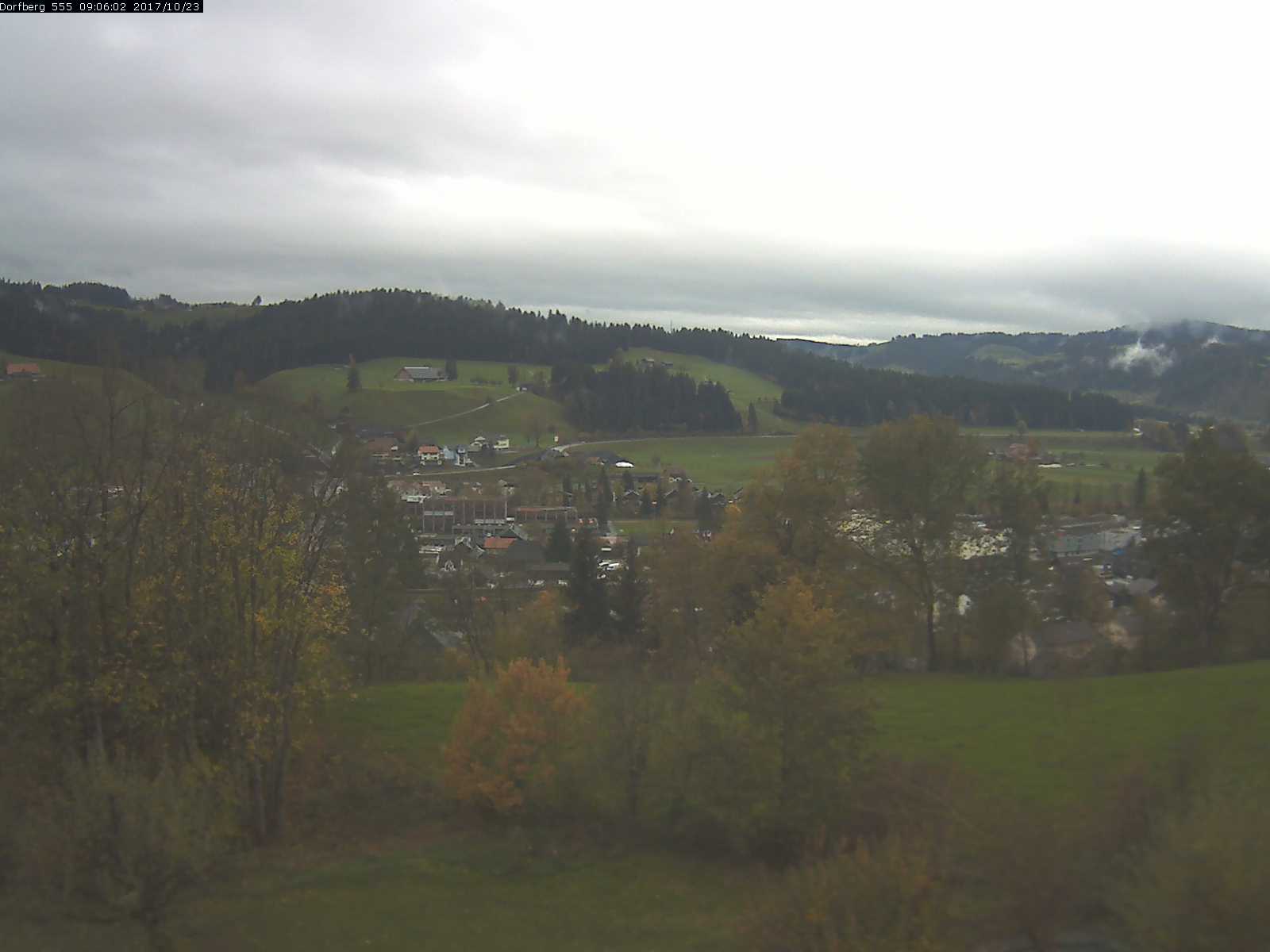 Webcam-Bild: Aussicht vom Dorfberg in Langnau 20171023-090601