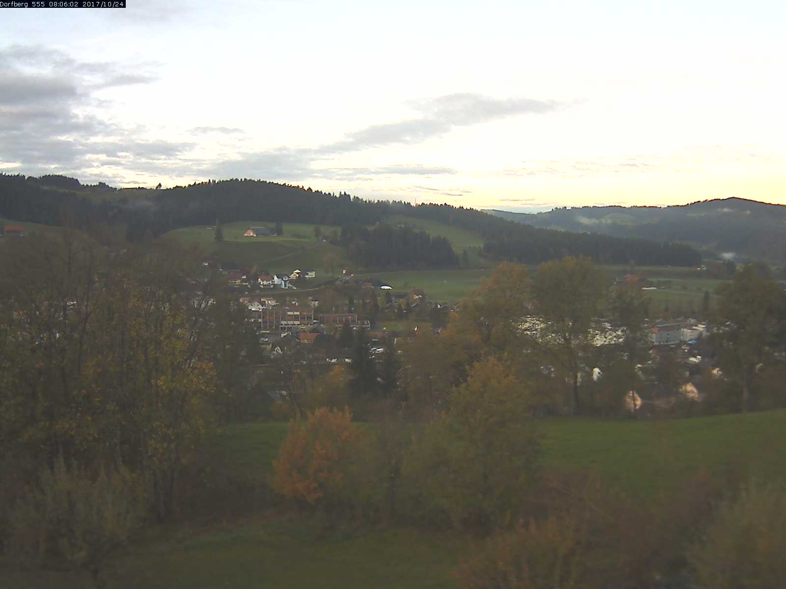 Webcam-Bild: Aussicht vom Dorfberg in Langnau 20171024-080601
