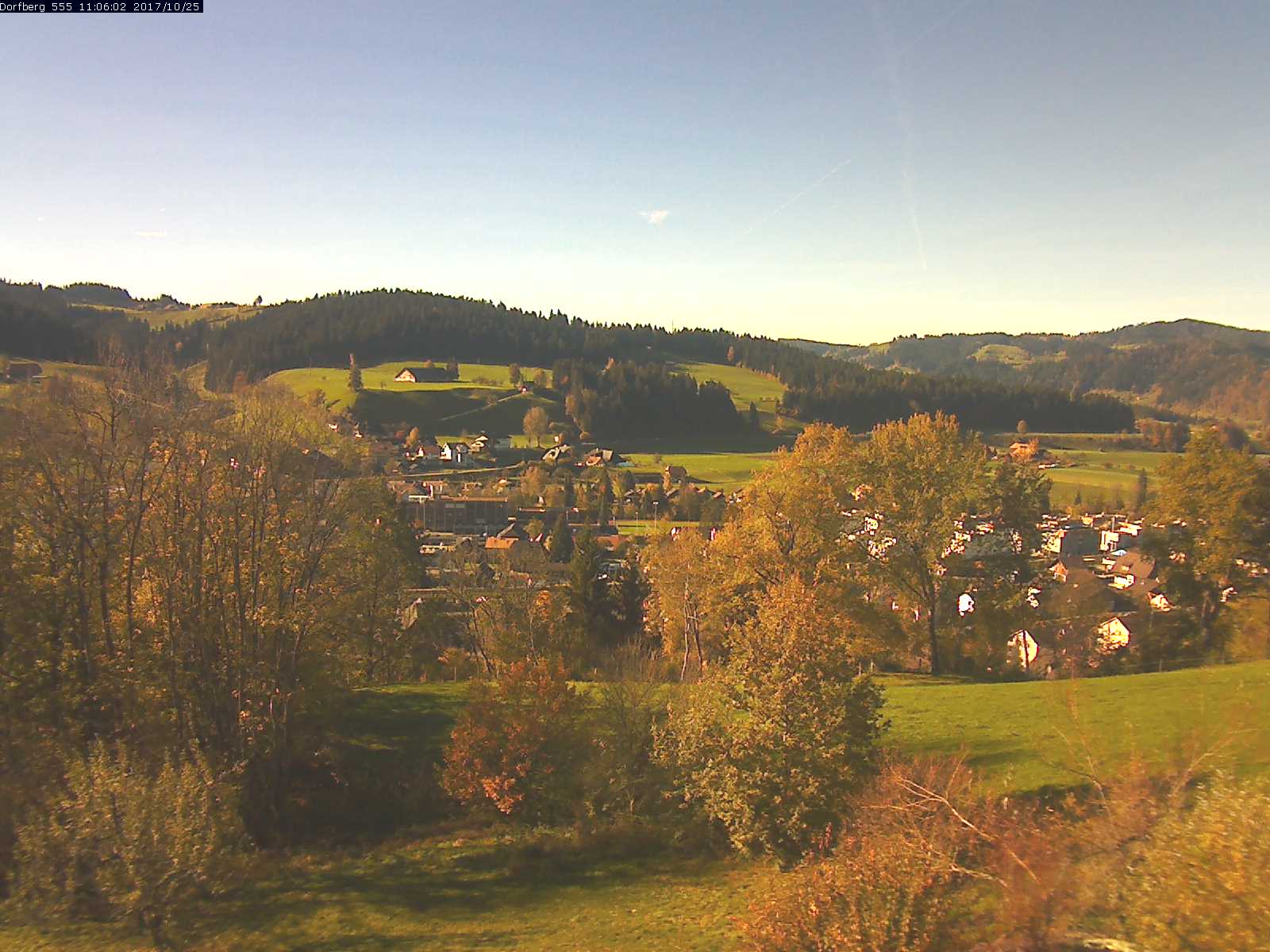 Webcam-Bild: Aussicht vom Dorfberg in Langnau 20171025-110601