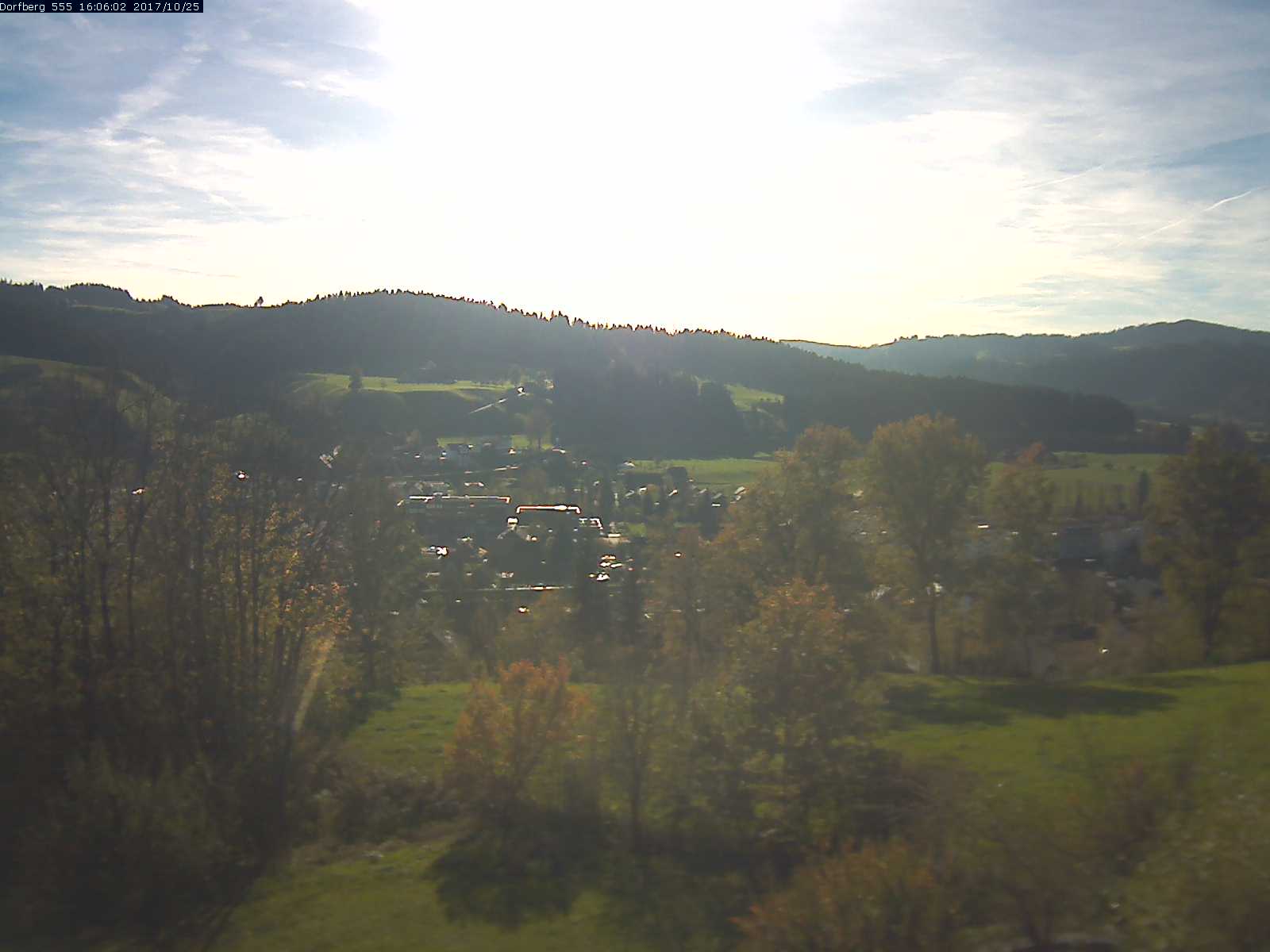 Webcam-Bild: Aussicht vom Dorfberg in Langnau 20171025-160601