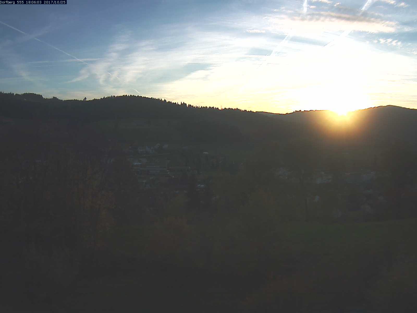 Webcam-Bild: Aussicht vom Dorfberg in Langnau 20171025-180601