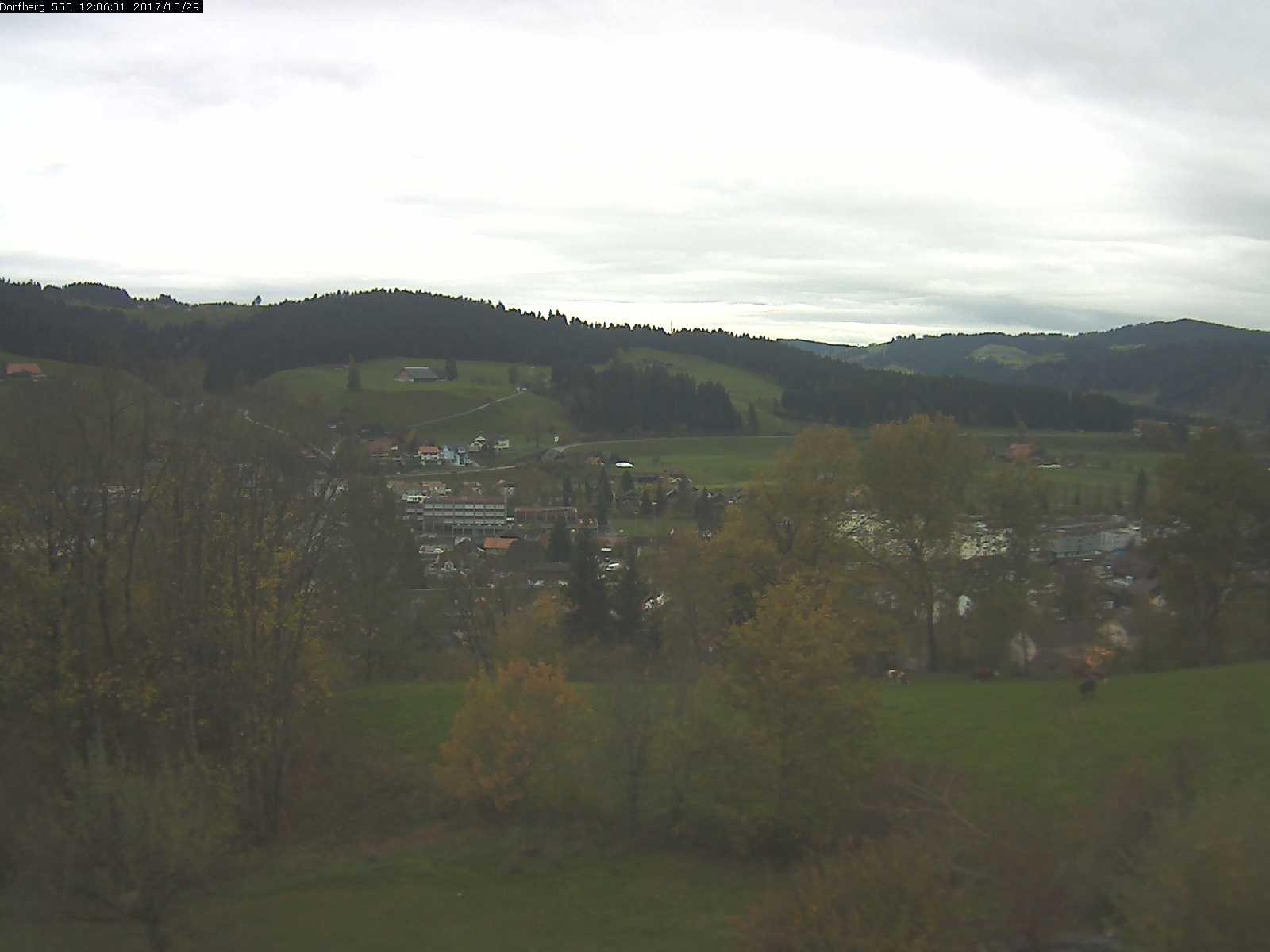 Webcam-Bild: Aussicht vom Dorfberg in Langnau 20171029-120601