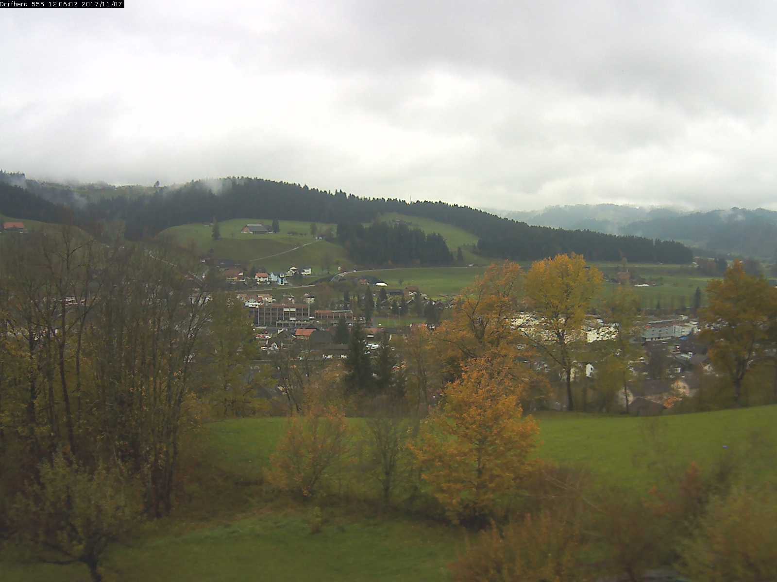 Webcam-Bild: Aussicht vom Dorfberg in Langnau 20171107-120601
