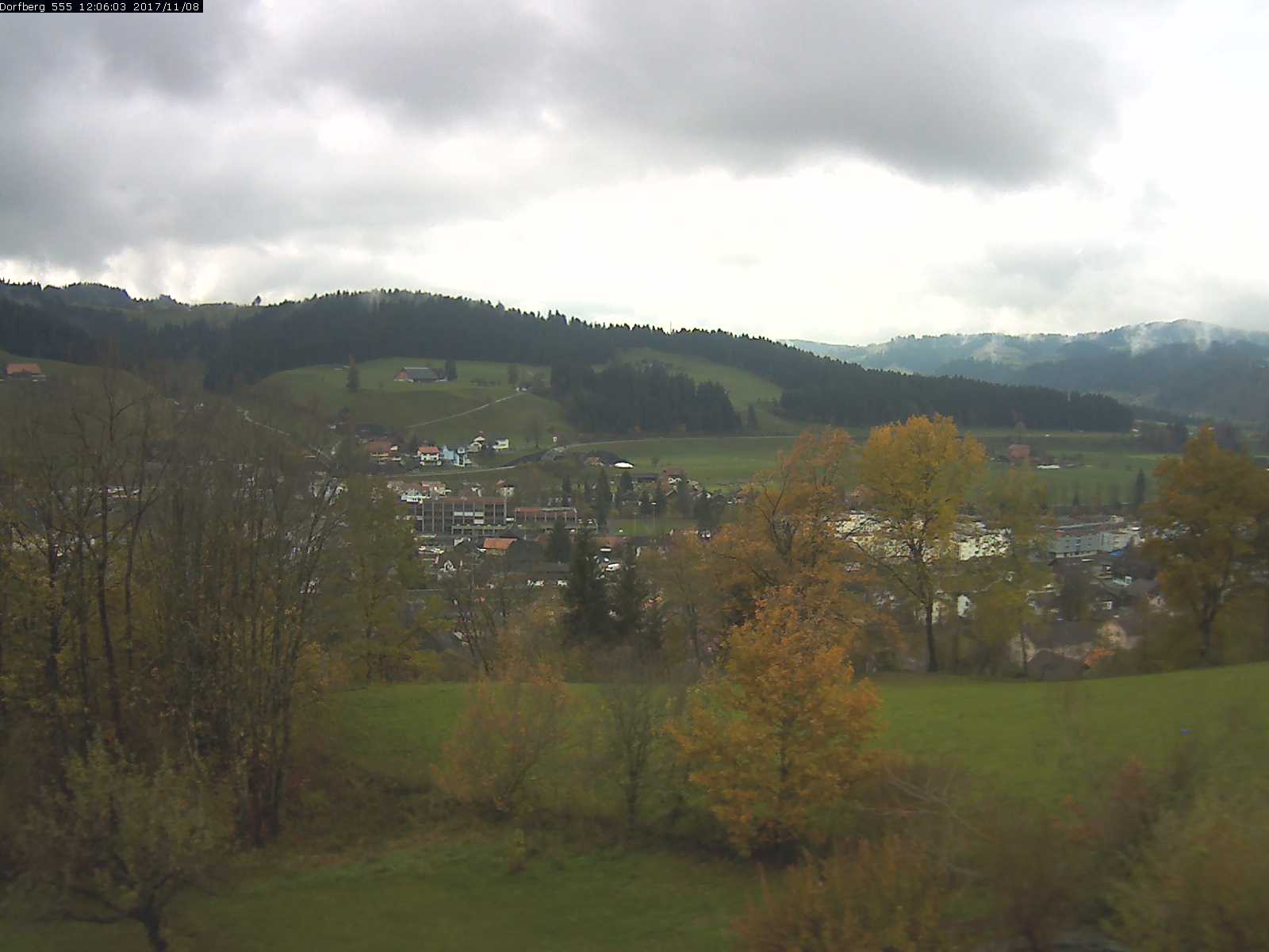 Webcam-Bild: Aussicht vom Dorfberg in Langnau 20171108-120601