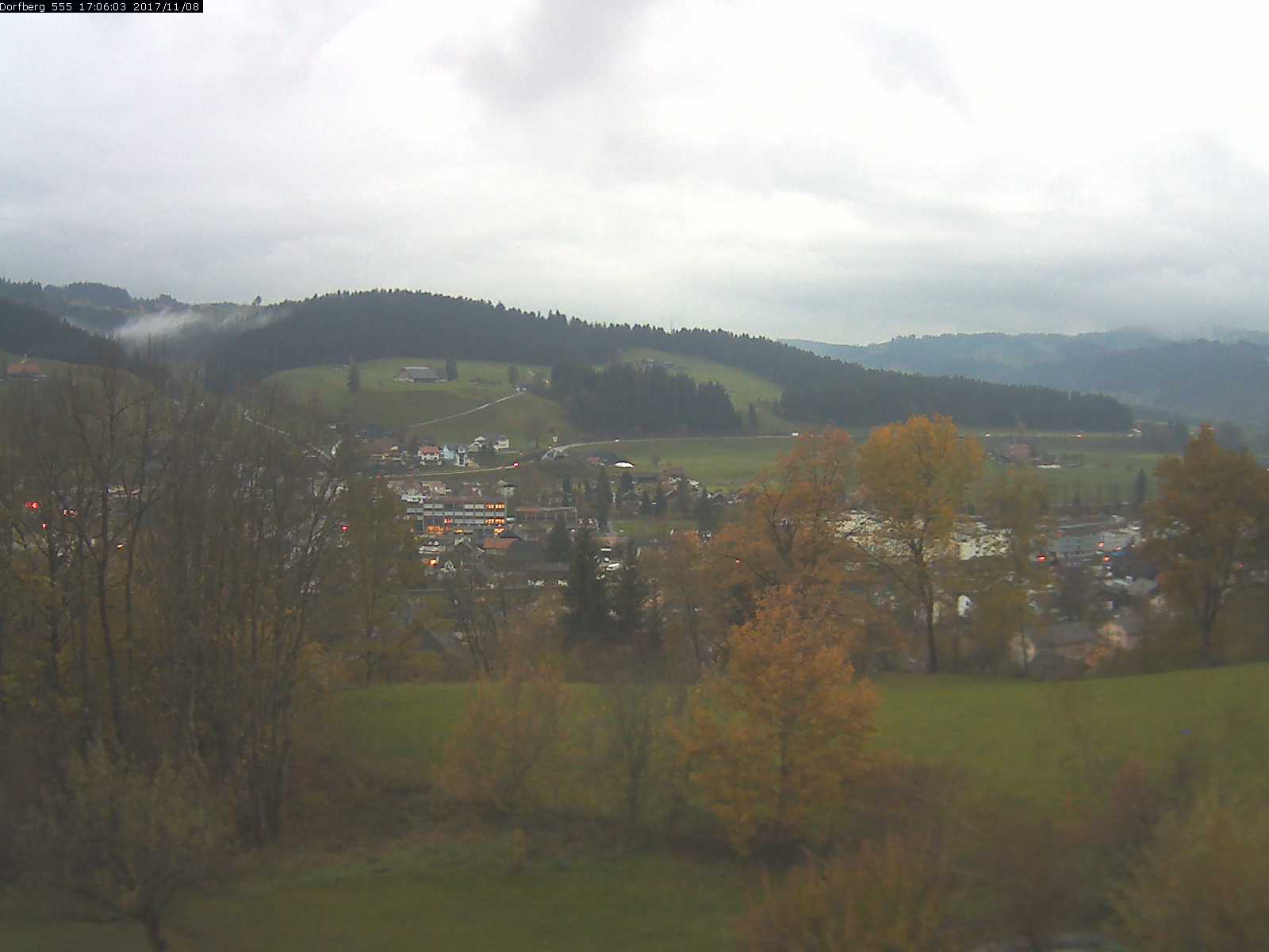 Webcam-Bild: Aussicht vom Dorfberg in Langnau 20171108-170601