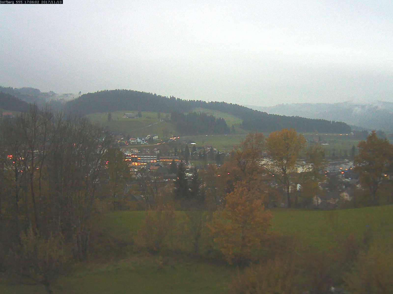 Webcam-Bild: Aussicht vom Dorfberg in Langnau 20171110-170601