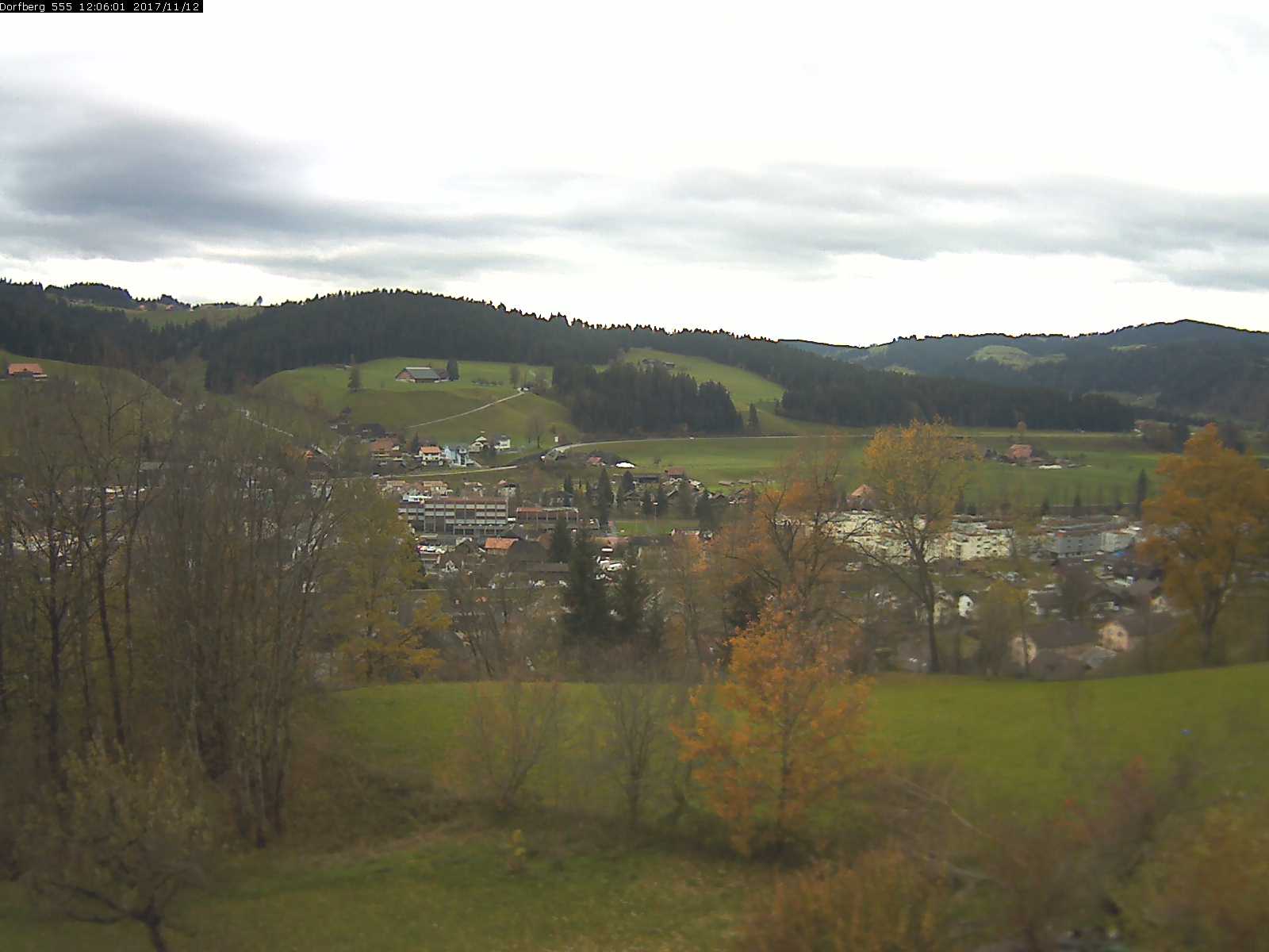 Webcam-Bild: Aussicht vom Dorfberg in Langnau 20171112-120601