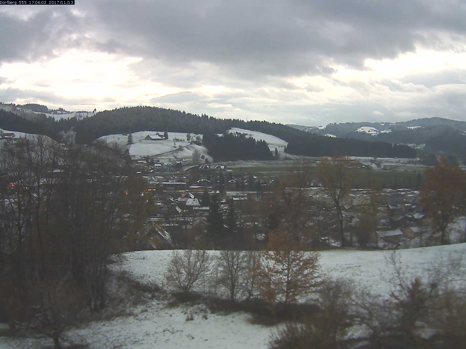 Webcam-Bild: Aussicht vom Dorfberg in Langnau 20171113-170601