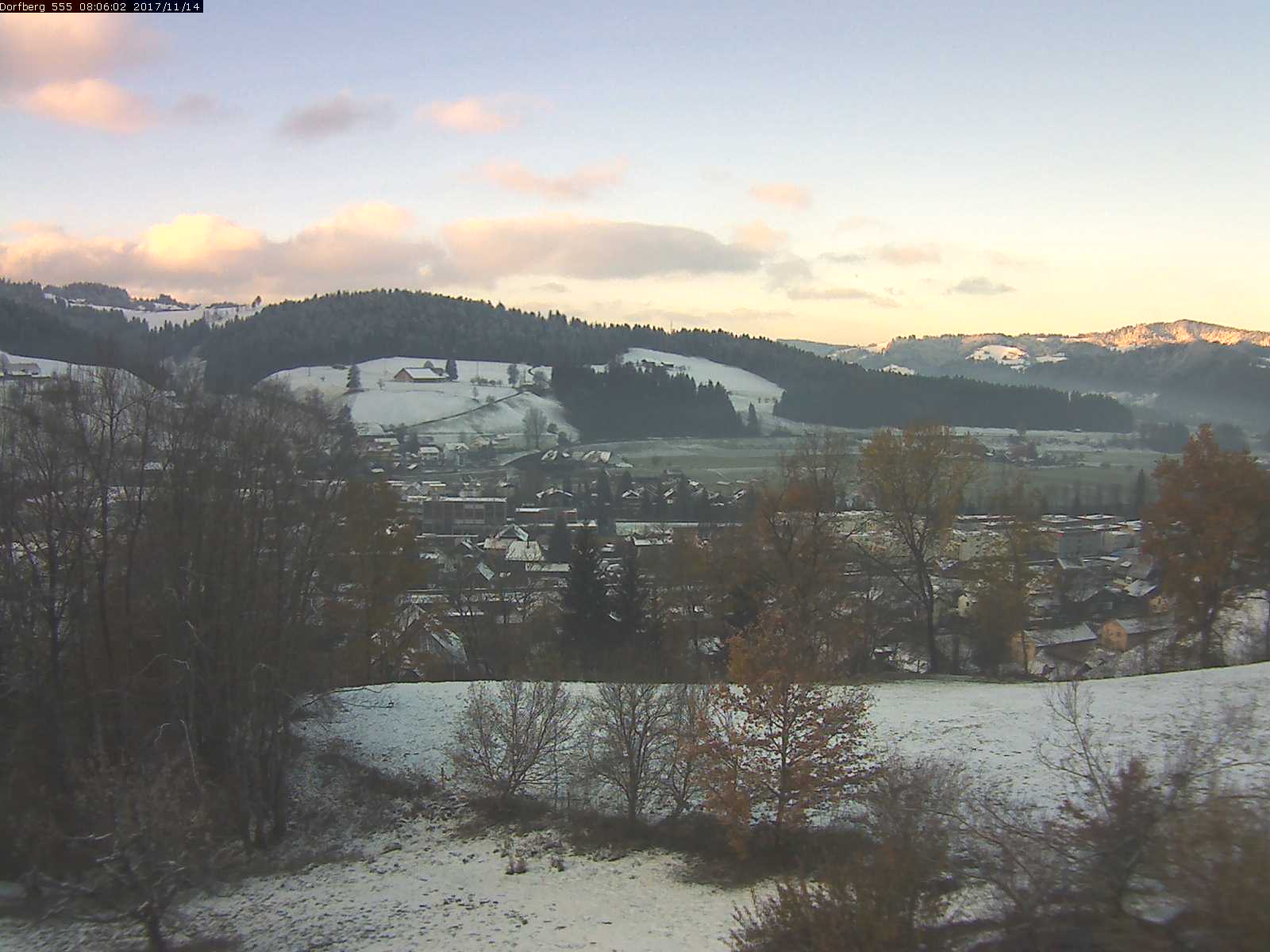 Webcam-Bild: Aussicht vom Dorfberg in Langnau 20171114-080601