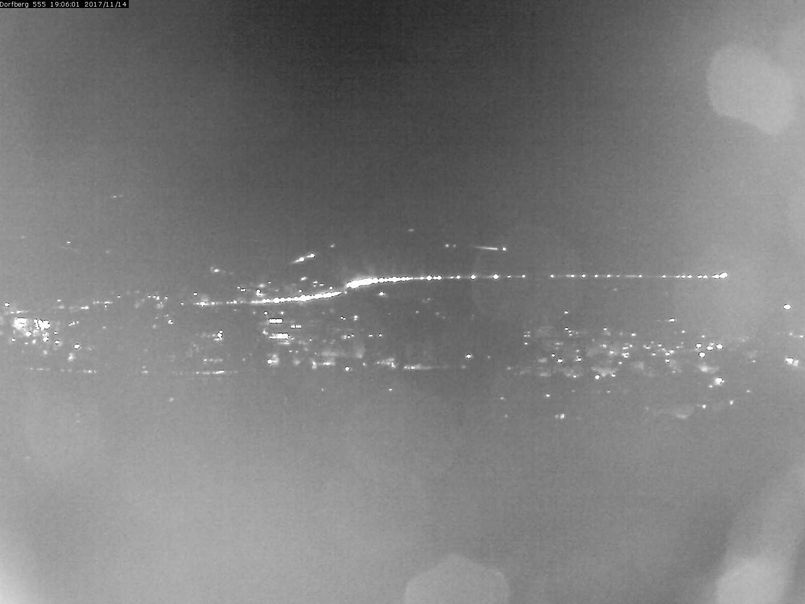 Webcam-Bild: Aussicht vom Dorfberg in Langnau 20171114-190601