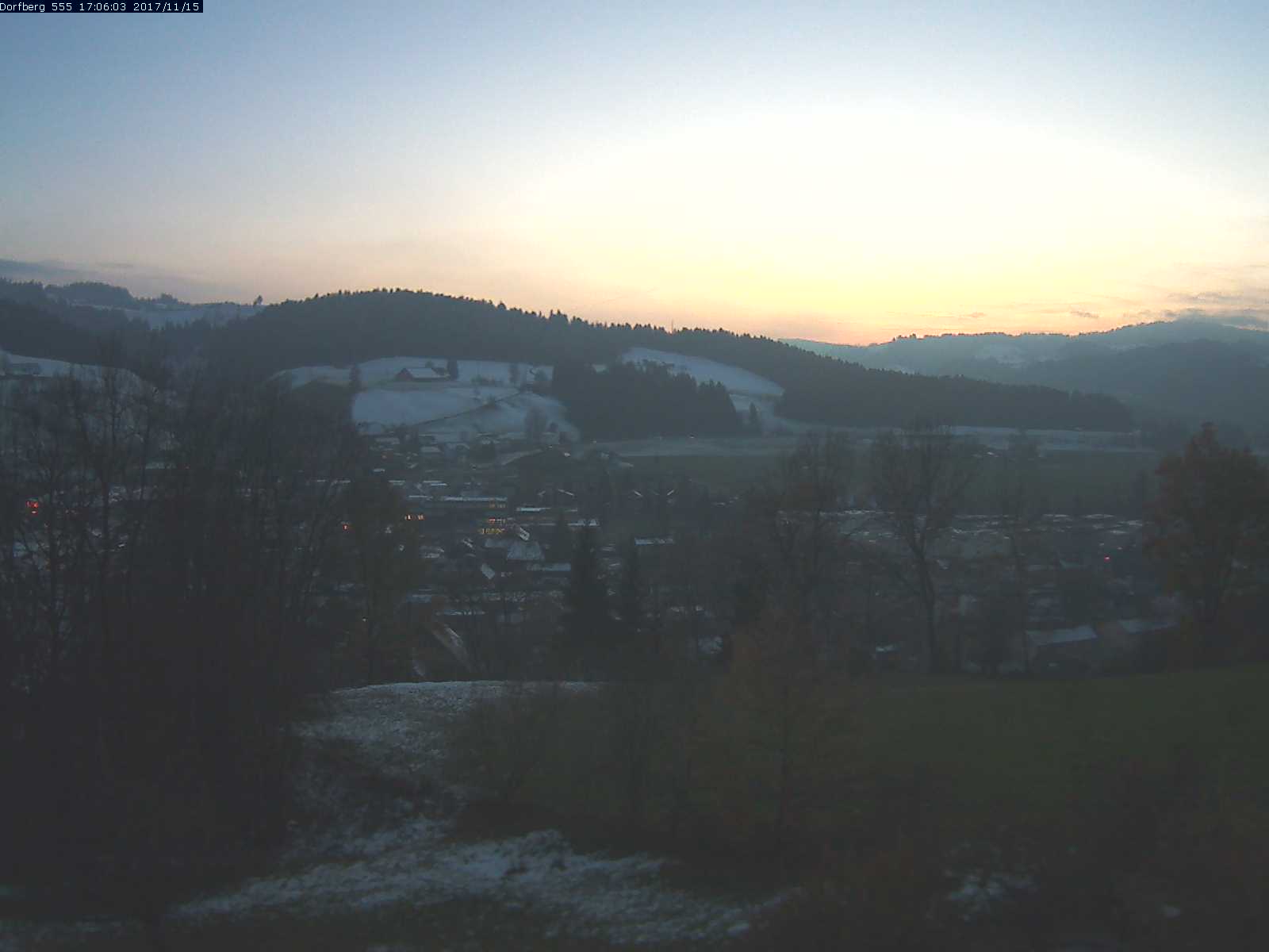 Webcam-Bild: Aussicht vom Dorfberg in Langnau 20171115-170601