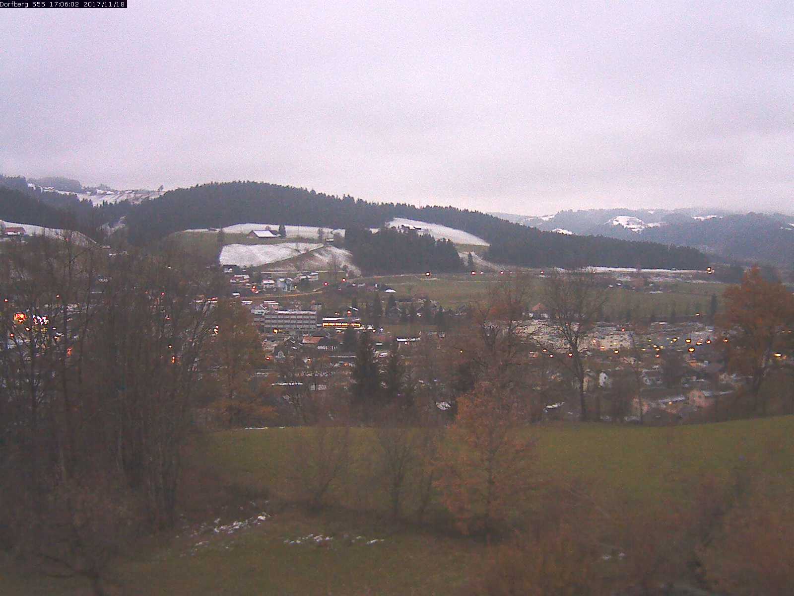 Webcam-Bild: Aussicht vom Dorfberg in Langnau 20171118-170601