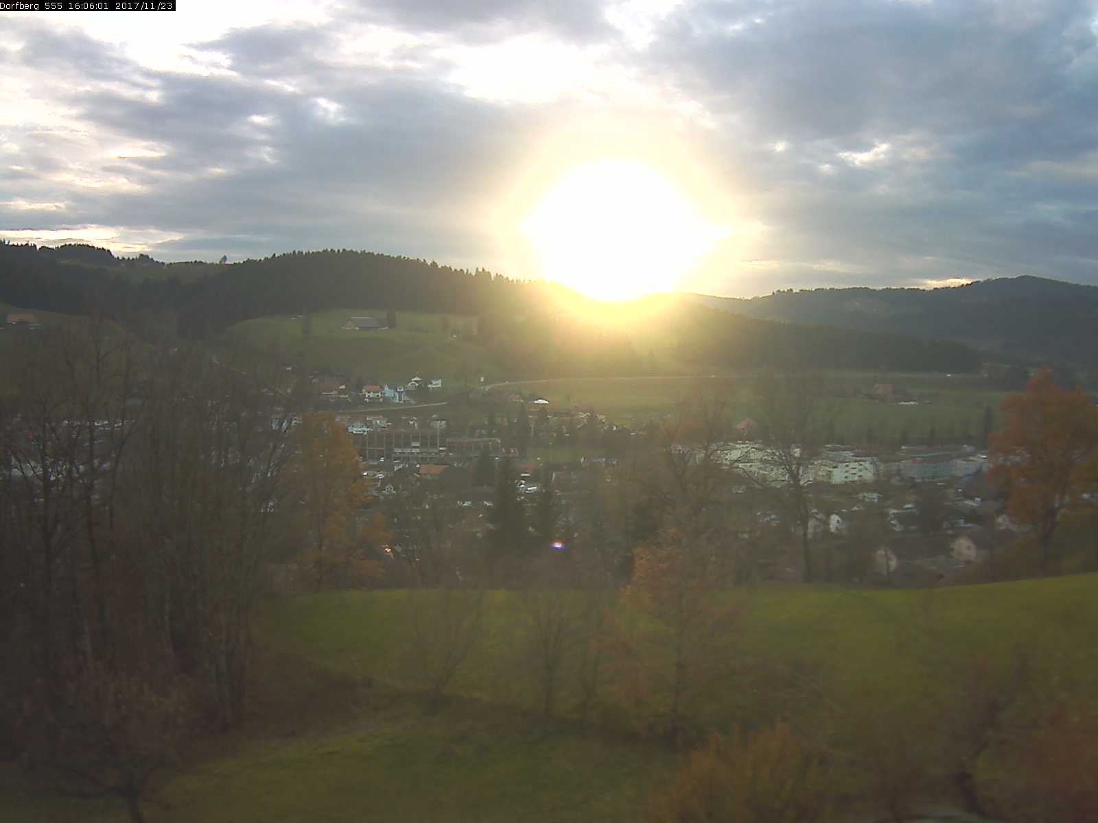Webcam-Bild: Aussicht vom Dorfberg in Langnau 20171123-160601