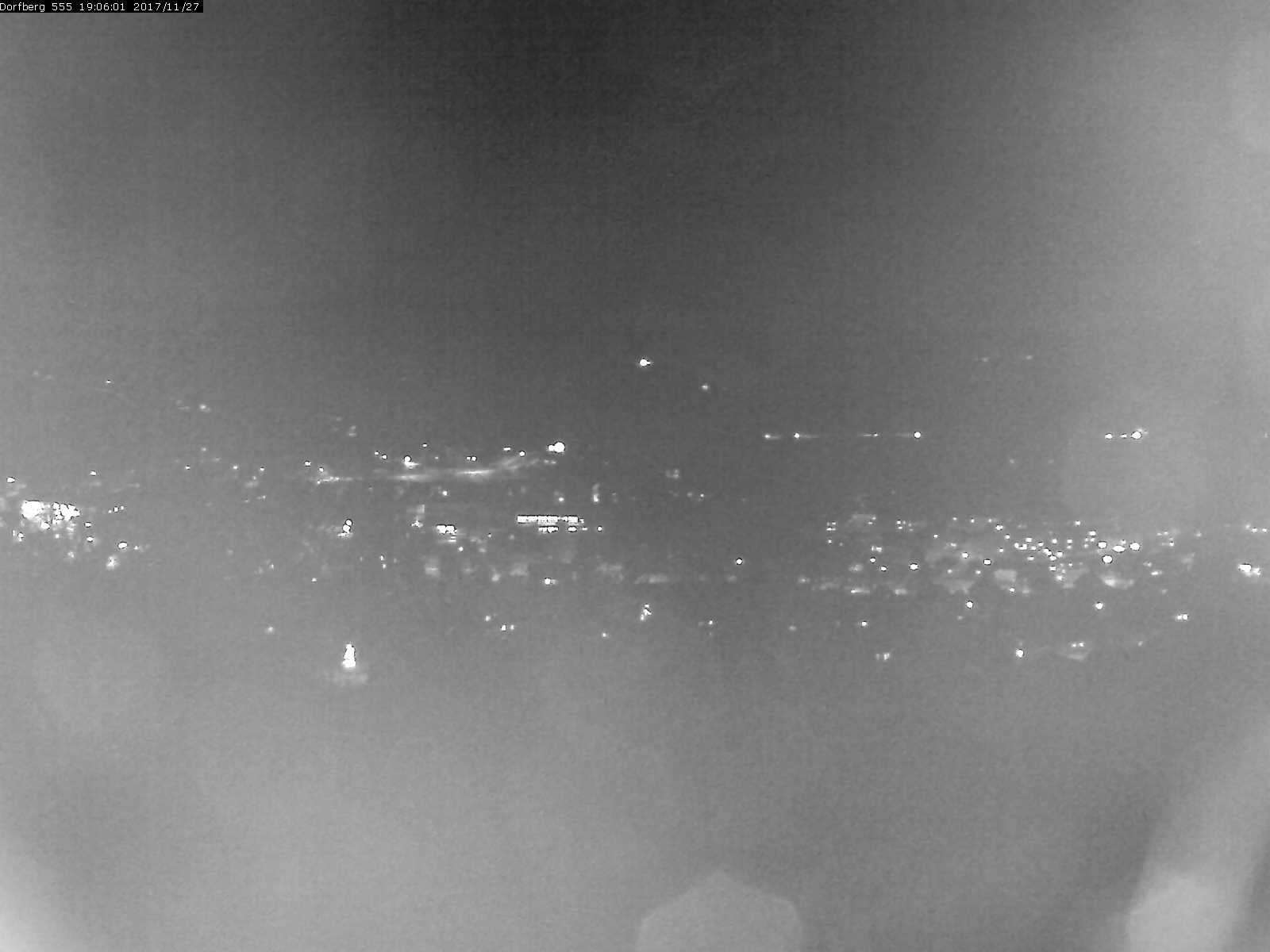 Webcam-Bild: Aussicht vom Dorfberg in Langnau 20171127-190601