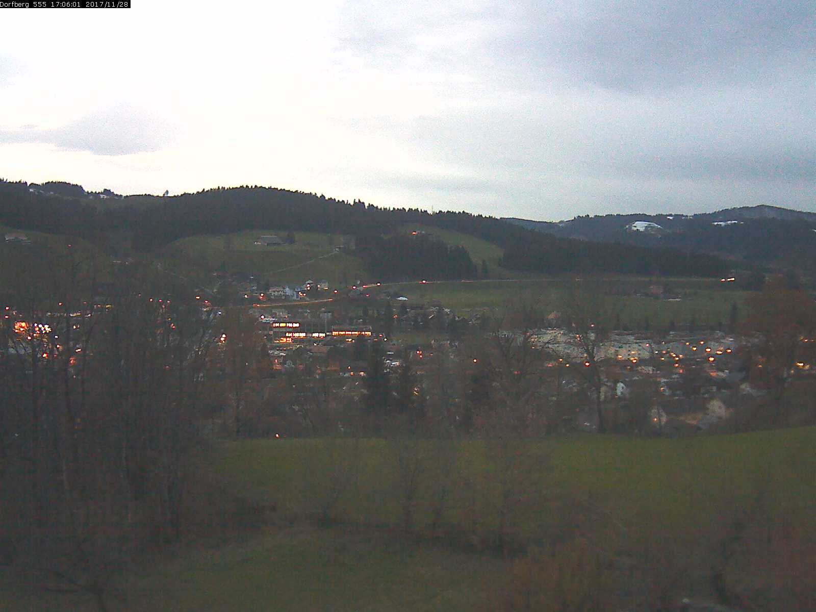 Webcam-Bild: Aussicht vom Dorfberg in Langnau 20171128-170601