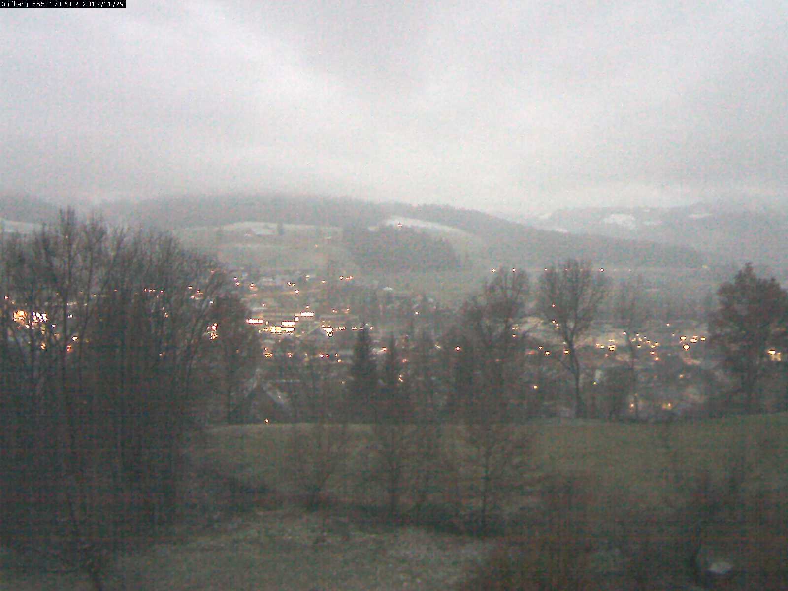 Webcam-Bild: Aussicht vom Dorfberg in Langnau 20171129-170601