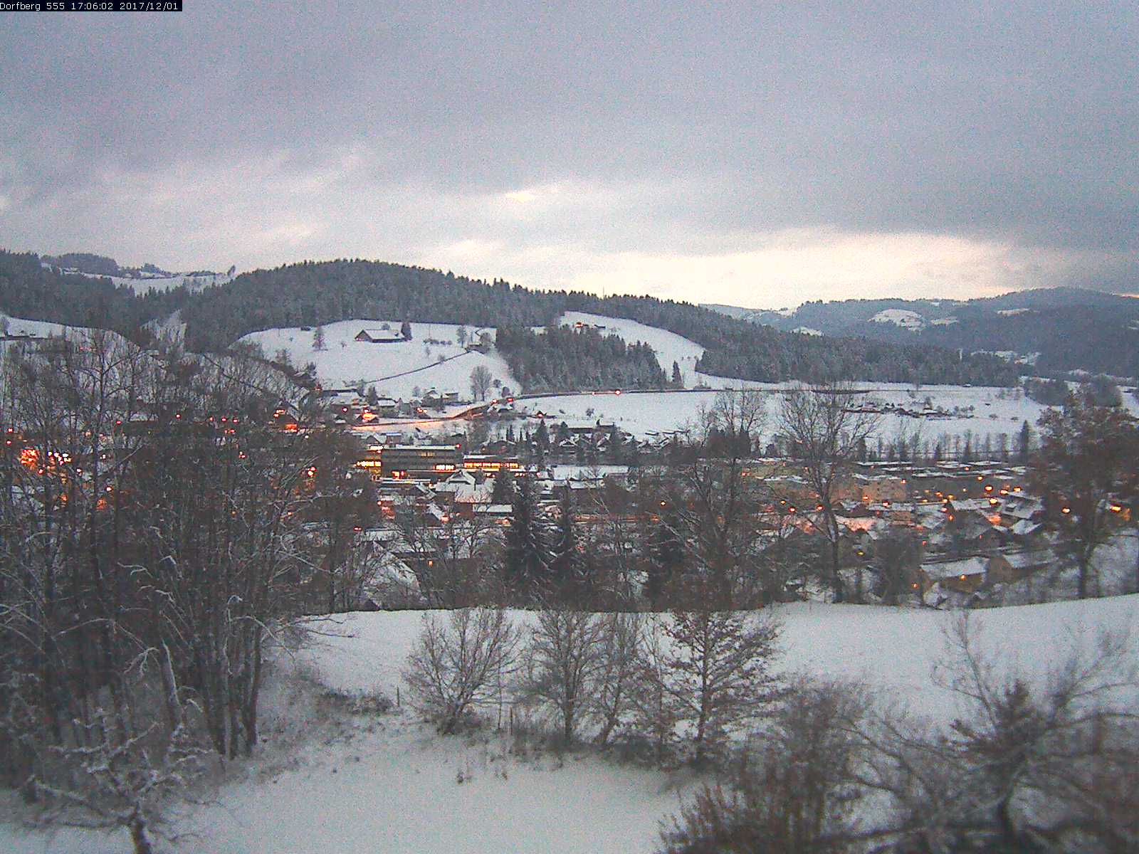 Webcam-Bild: Aussicht vom Dorfberg in Langnau 20171201-170601