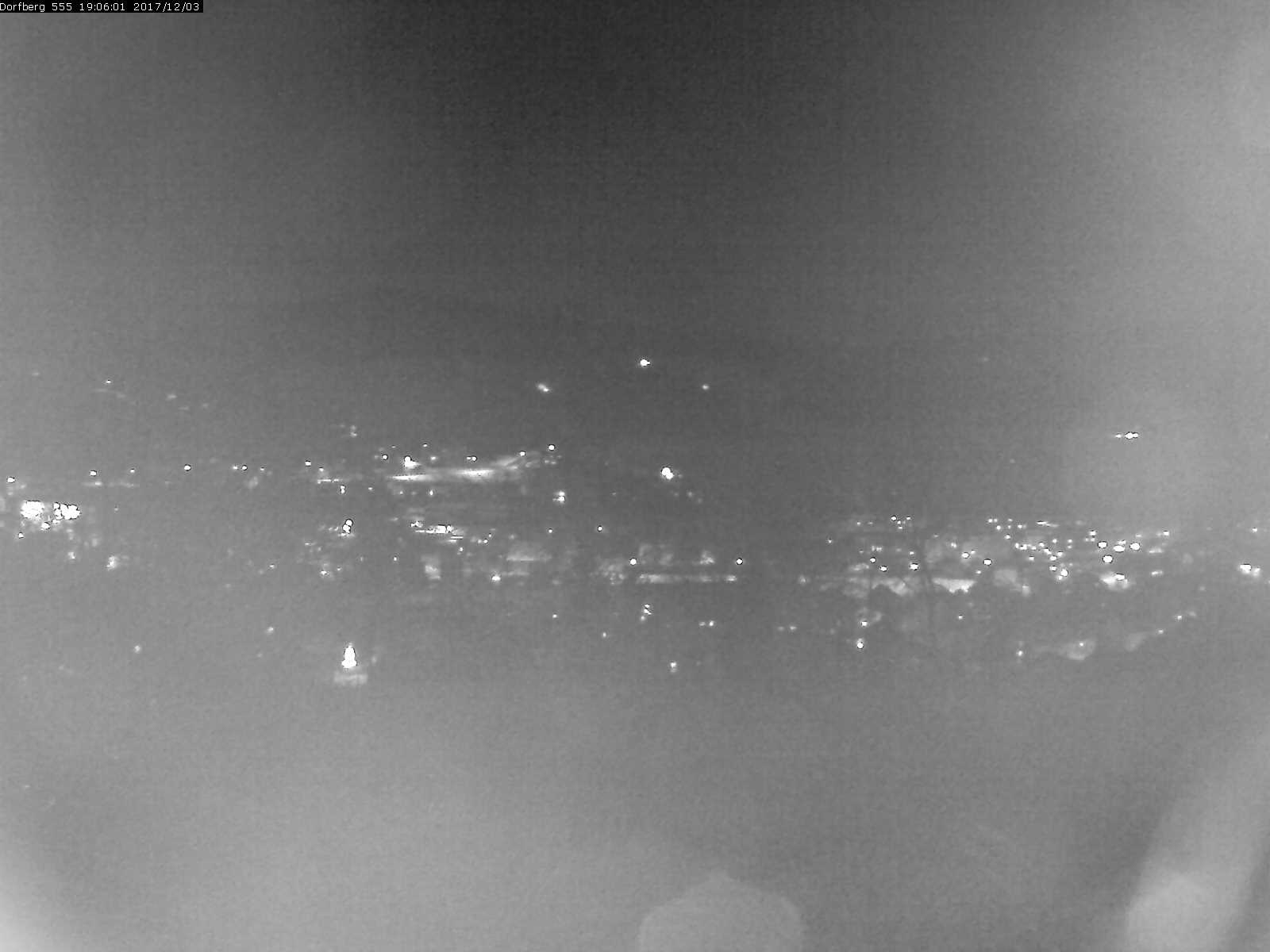 Webcam-Bild: Aussicht vom Dorfberg in Langnau 20171203-190601