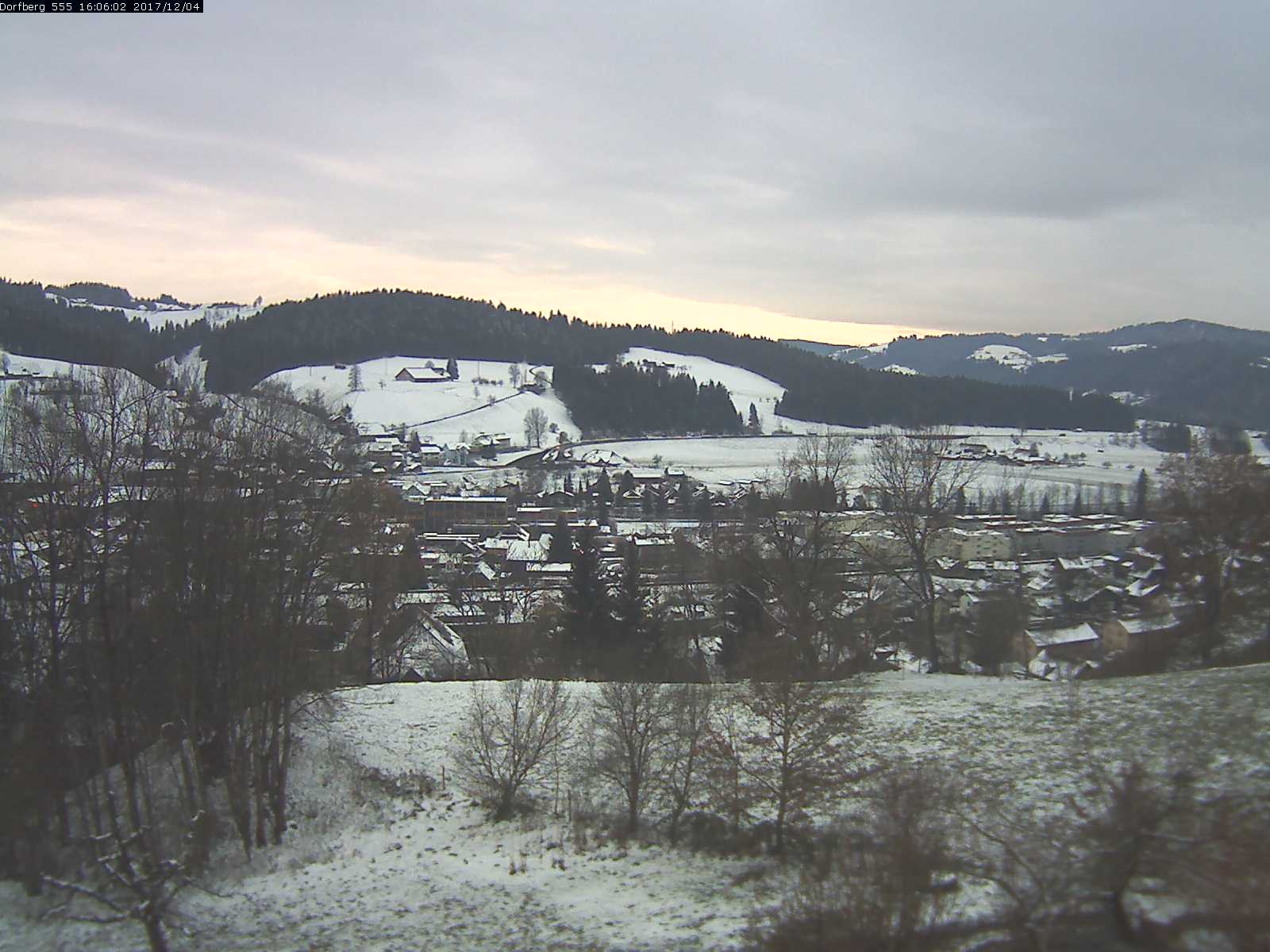 Webcam-Bild: Aussicht vom Dorfberg in Langnau 20171204-160601