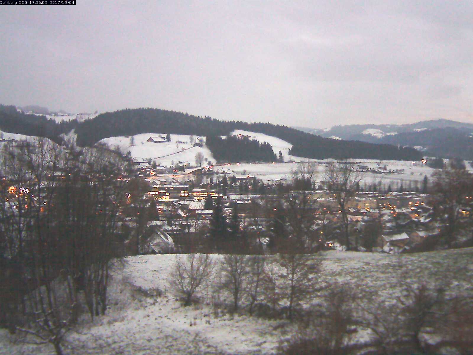 Webcam-Bild: Aussicht vom Dorfberg in Langnau 20171204-170601