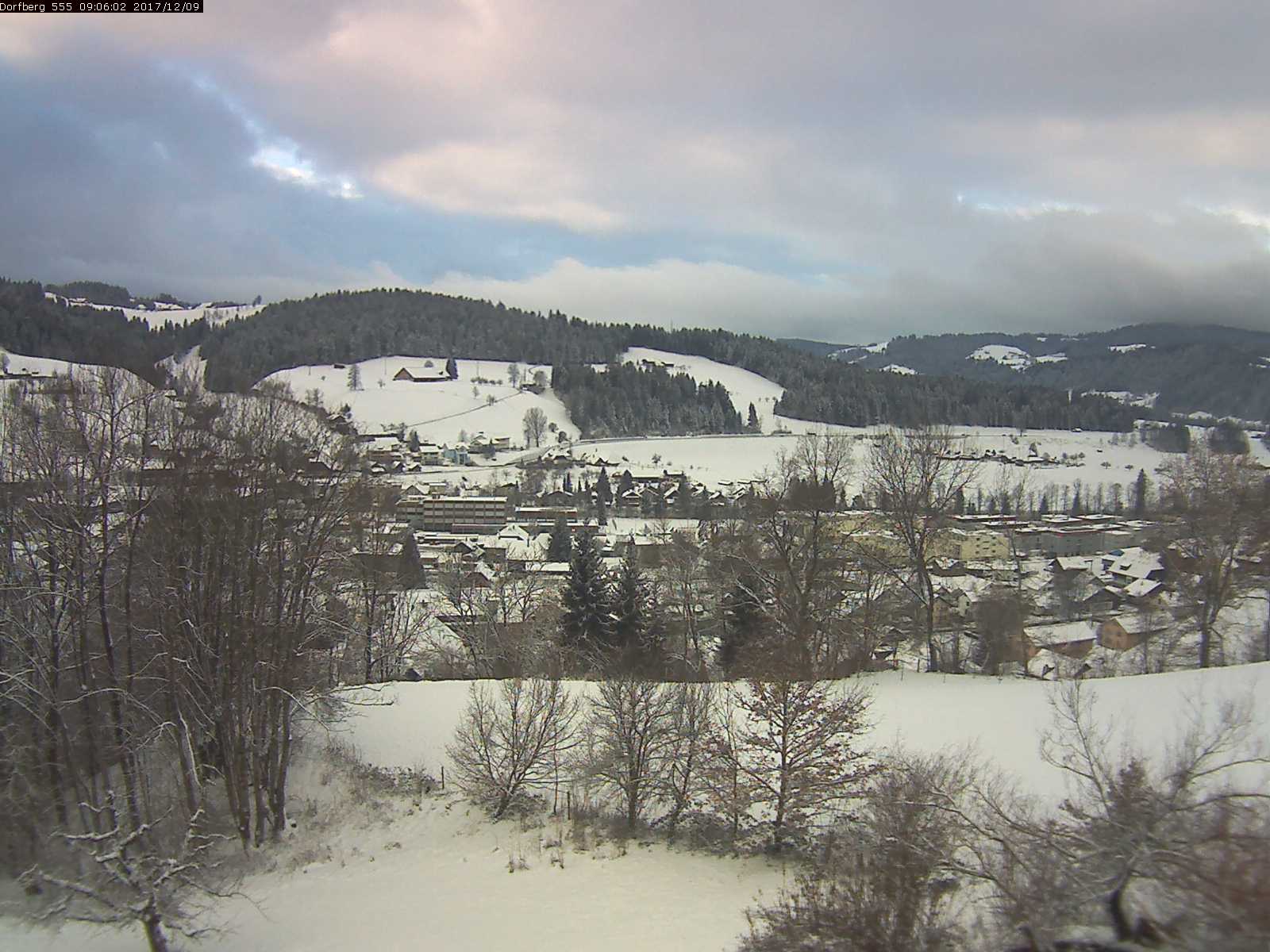Webcam-Bild: Aussicht vom Dorfberg in Langnau 20171209-090601