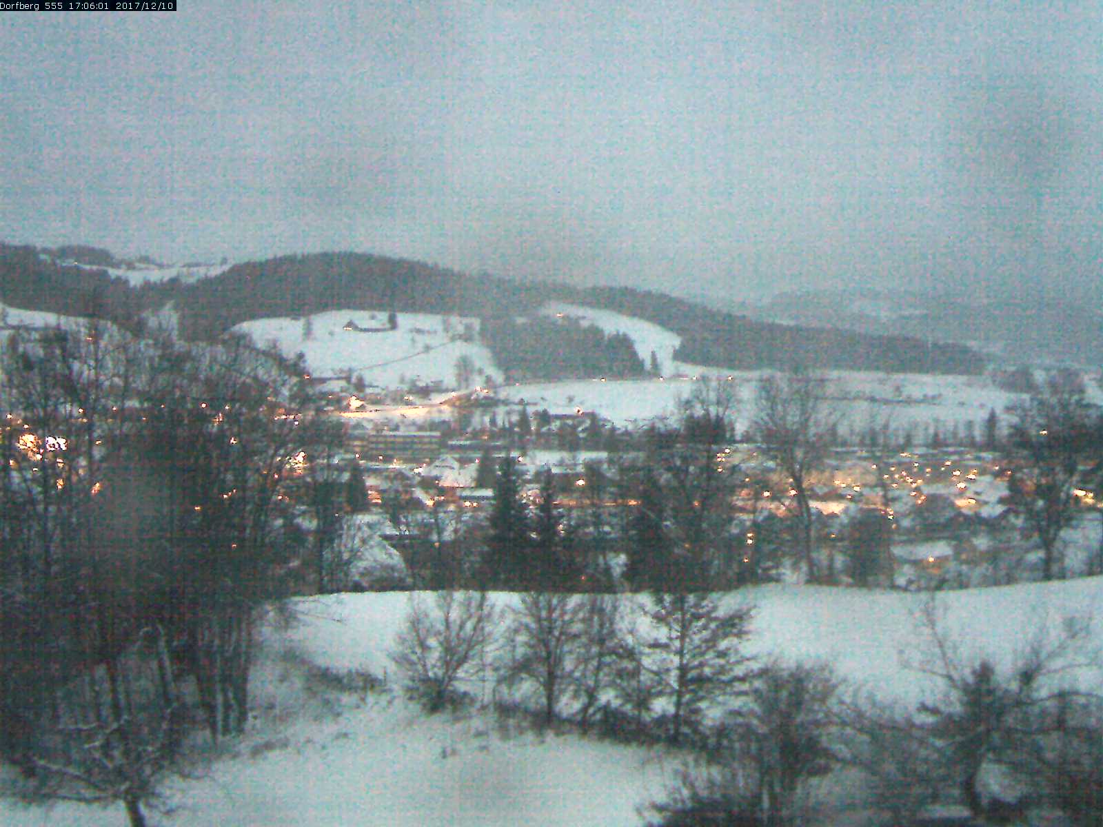 Webcam-Bild: Aussicht vom Dorfberg in Langnau 20171210-170601