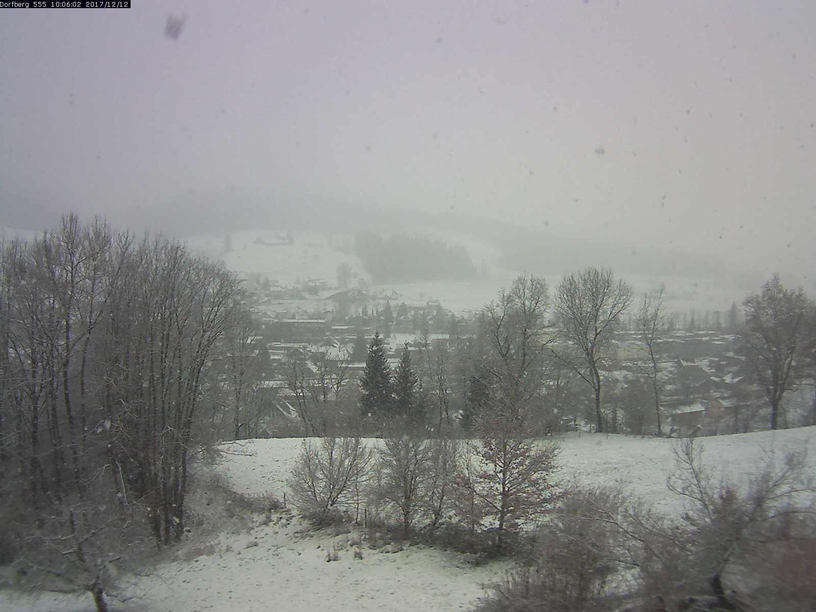 Webcam-Bild: Aussicht vom Dorfberg in Langnau 20171212-100601