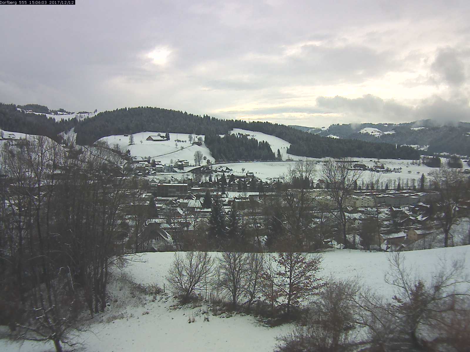 Webcam-Bild: Aussicht vom Dorfberg in Langnau 20171212-150601