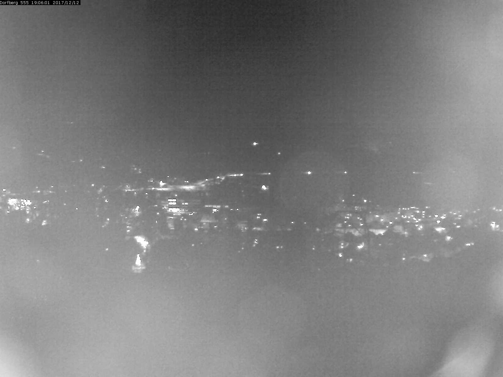 Webcam-Bild: Aussicht vom Dorfberg in Langnau 20171212-190601