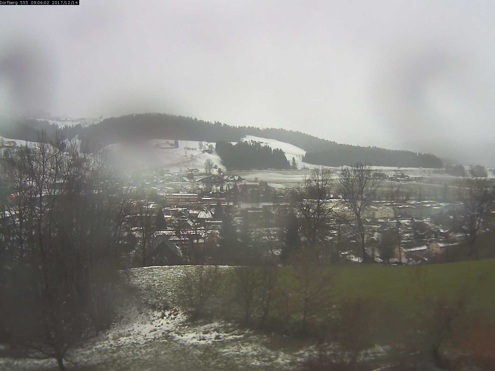 Webcam-Bild: Aussicht vom Dorfberg in Langnau 20171214-090601