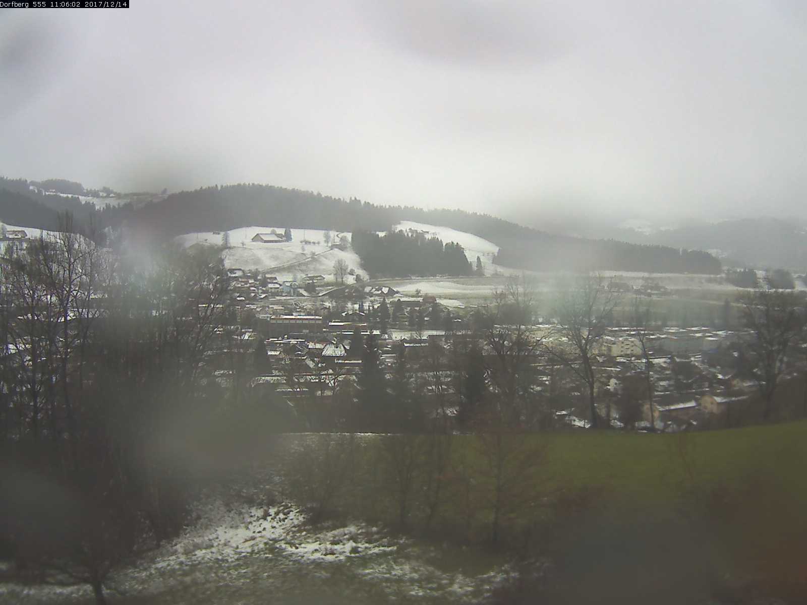 Webcam-Bild: Aussicht vom Dorfberg in Langnau 20171214-110601