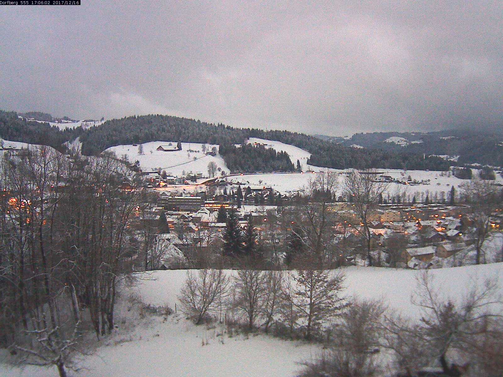Webcam-Bild: Aussicht vom Dorfberg in Langnau 20171216-170601