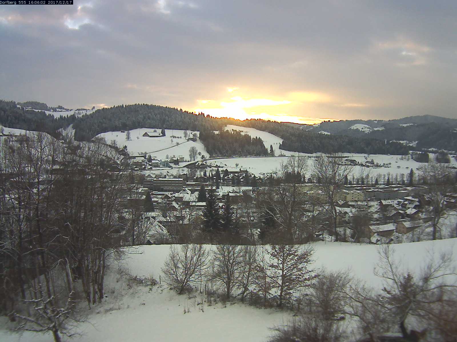 Webcam-Bild: Aussicht vom Dorfberg in Langnau 20171217-160601