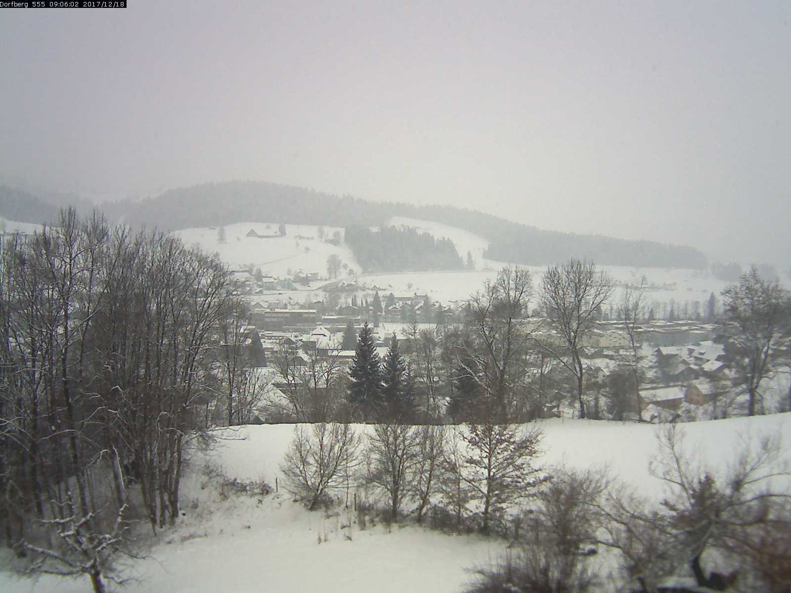 Webcam-Bild: Aussicht vom Dorfberg in Langnau 20171218-090601