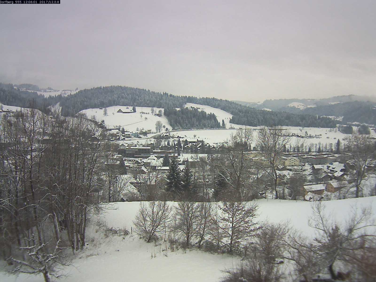 Webcam-Bild: Aussicht vom Dorfberg in Langnau 20171218-120601