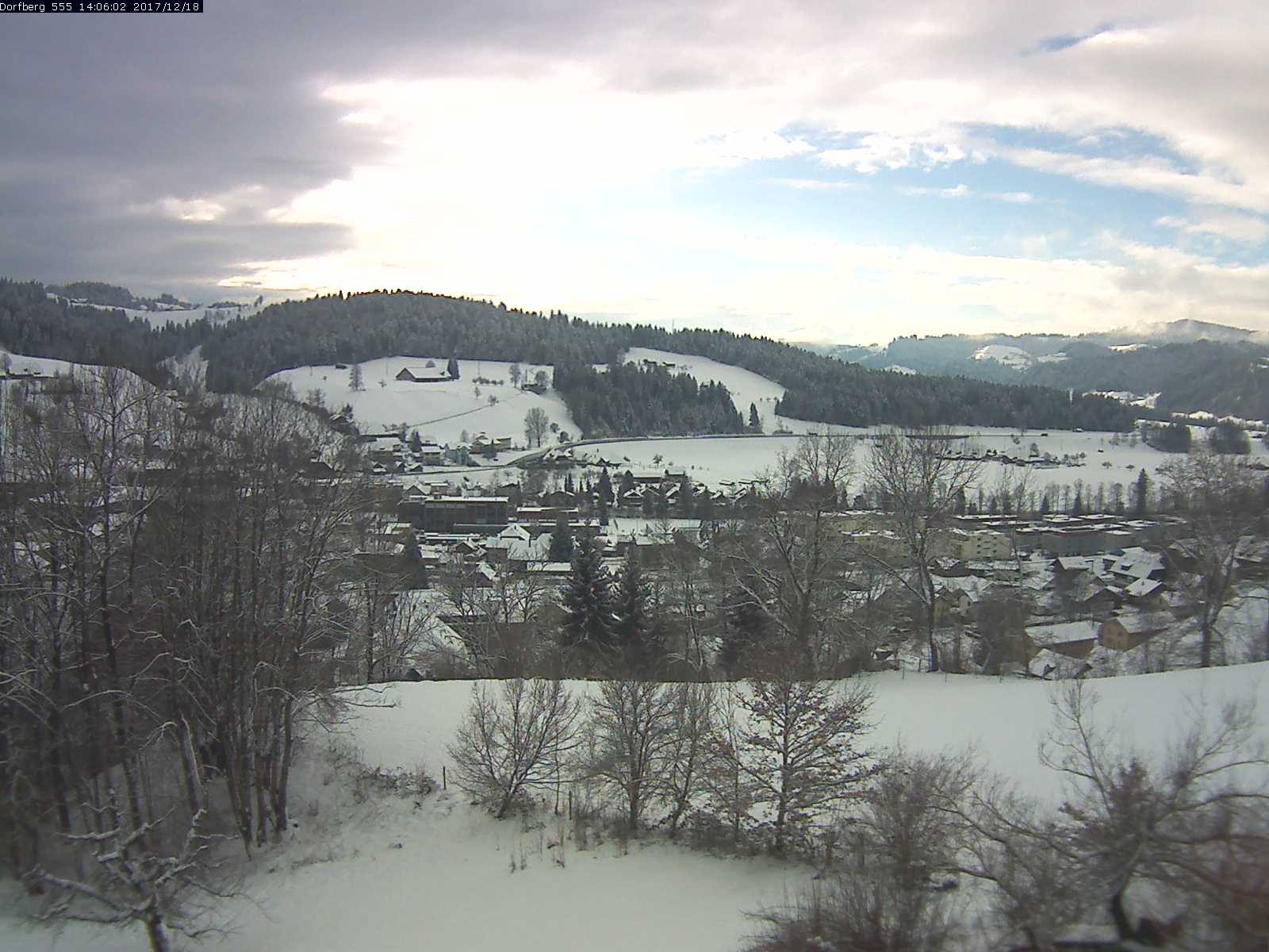 Webcam-Bild: Aussicht vom Dorfberg in Langnau 20171218-140601