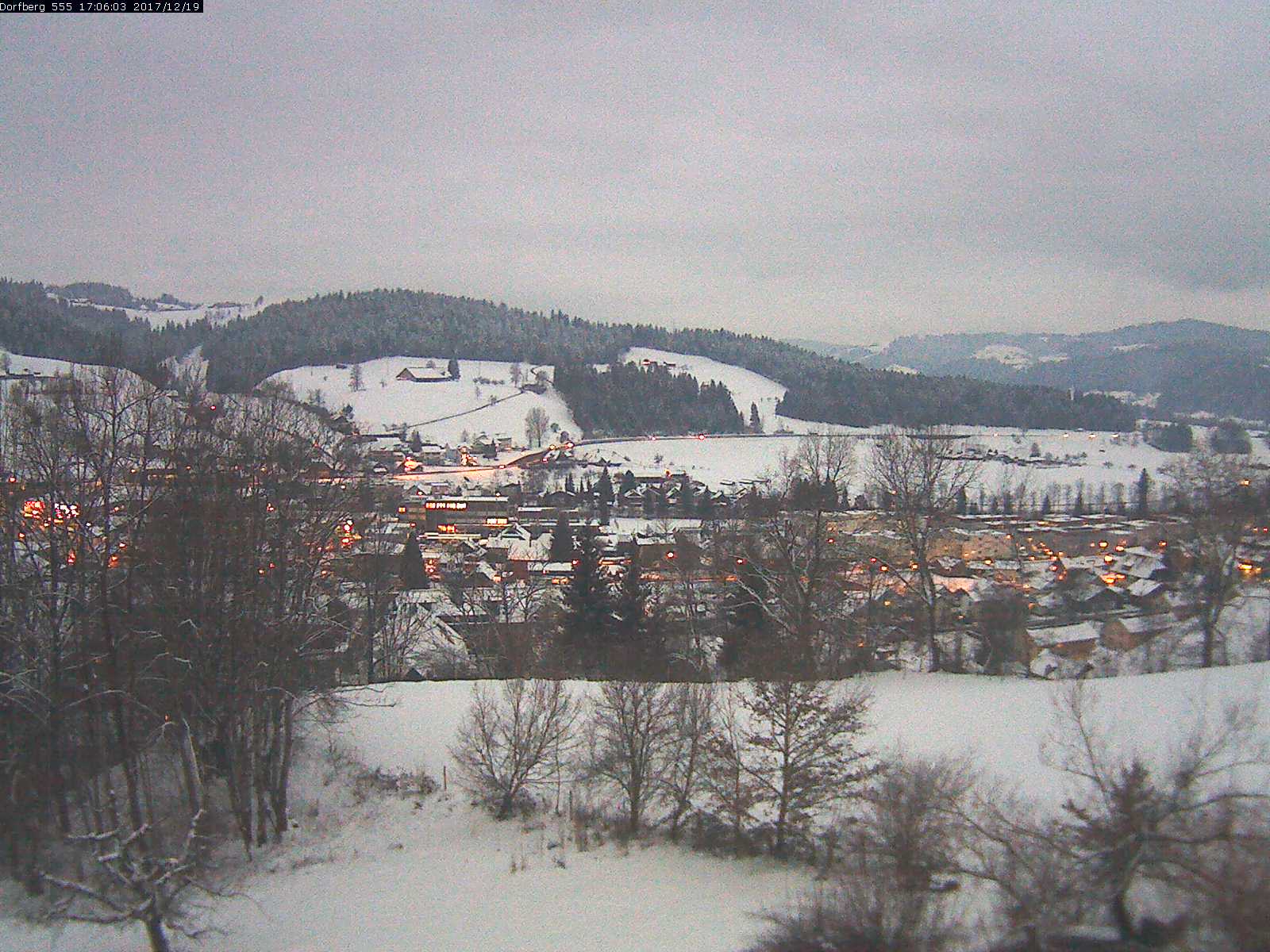 Webcam-Bild: Aussicht vom Dorfberg in Langnau 20171219-170601
