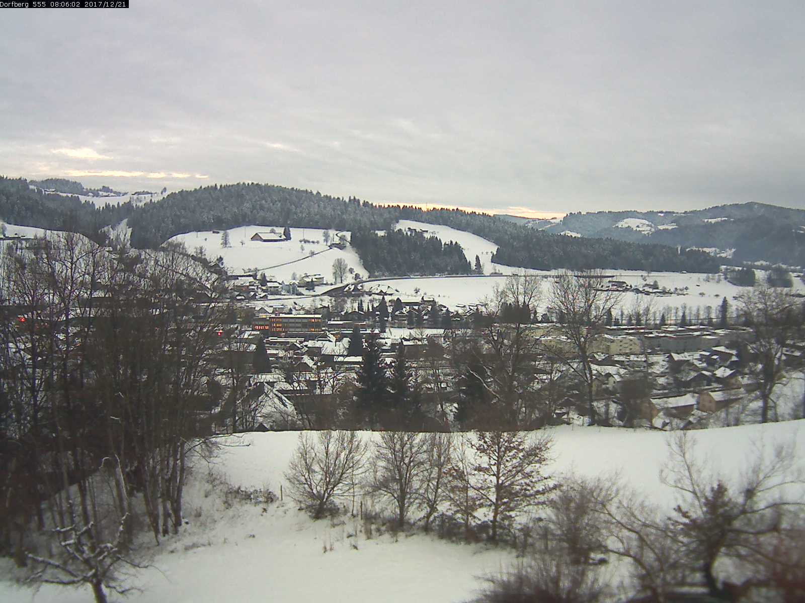 Webcam-Bild: Aussicht vom Dorfberg in Langnau 20171221-080601