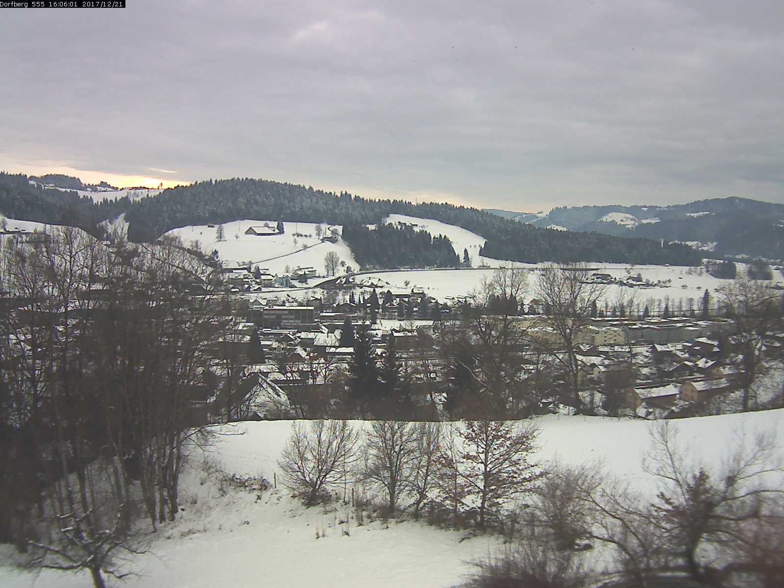 Webcam-Bild: Aussicht vom Dorfberg in Langnau 20171221-160601
