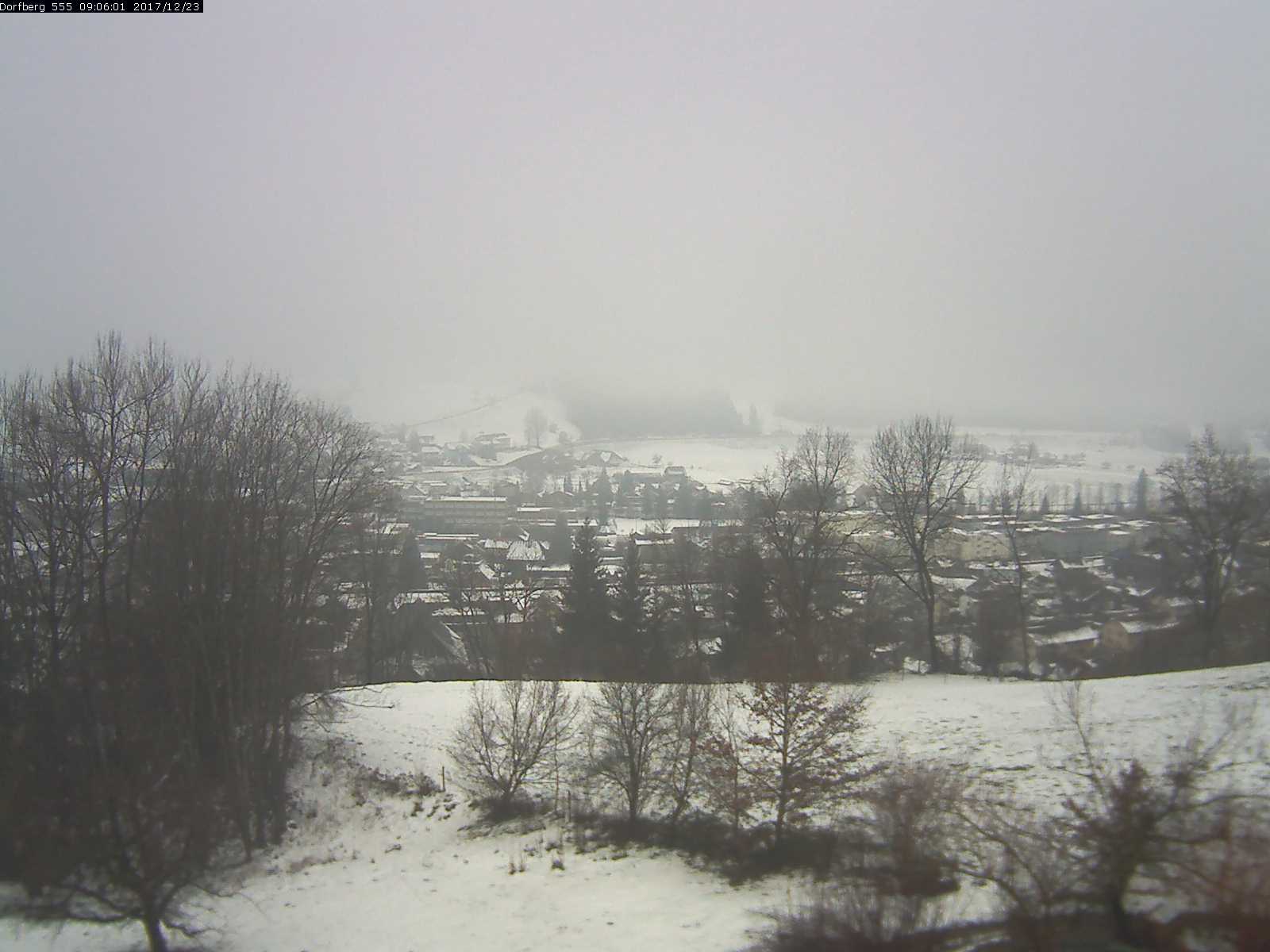 Webcam-Bild: Aussicht vom Dorfberg in Langnau 20171223-090601