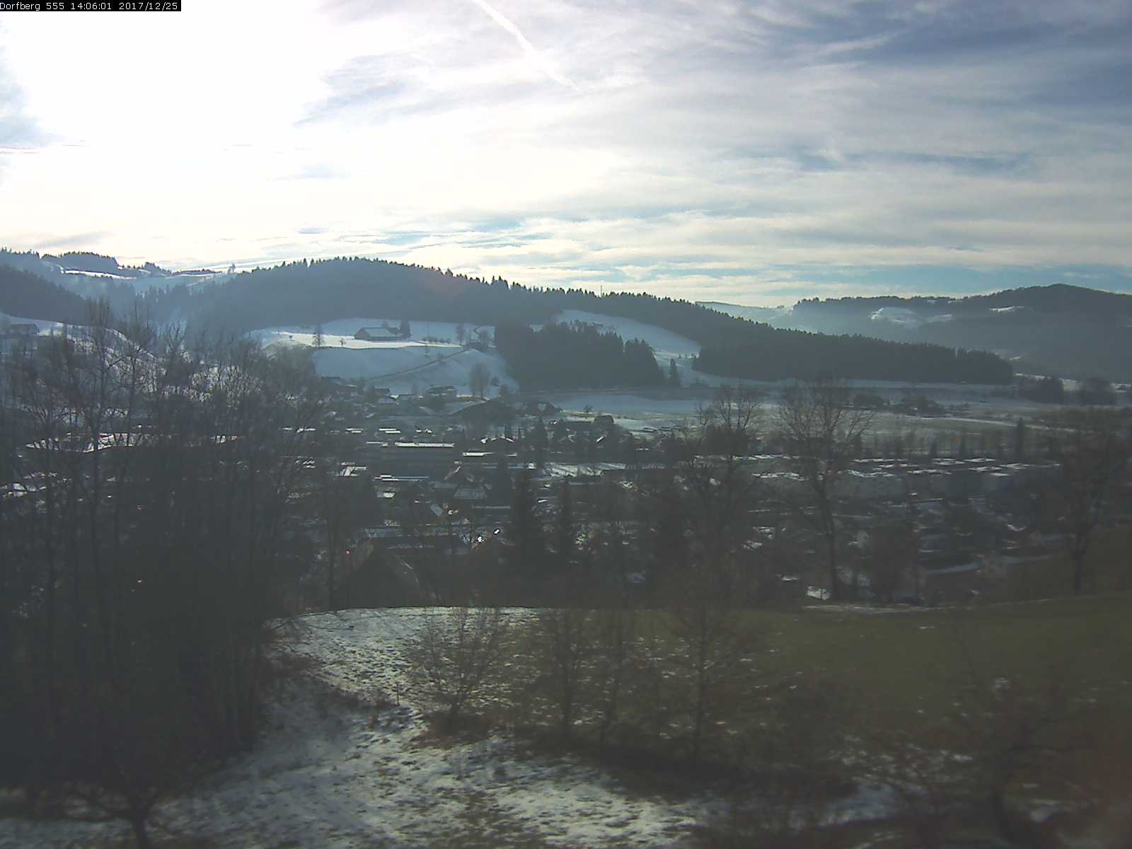 Webcam-Bild: Aussicht vom Dorfberg in Langnau 20171225-140601